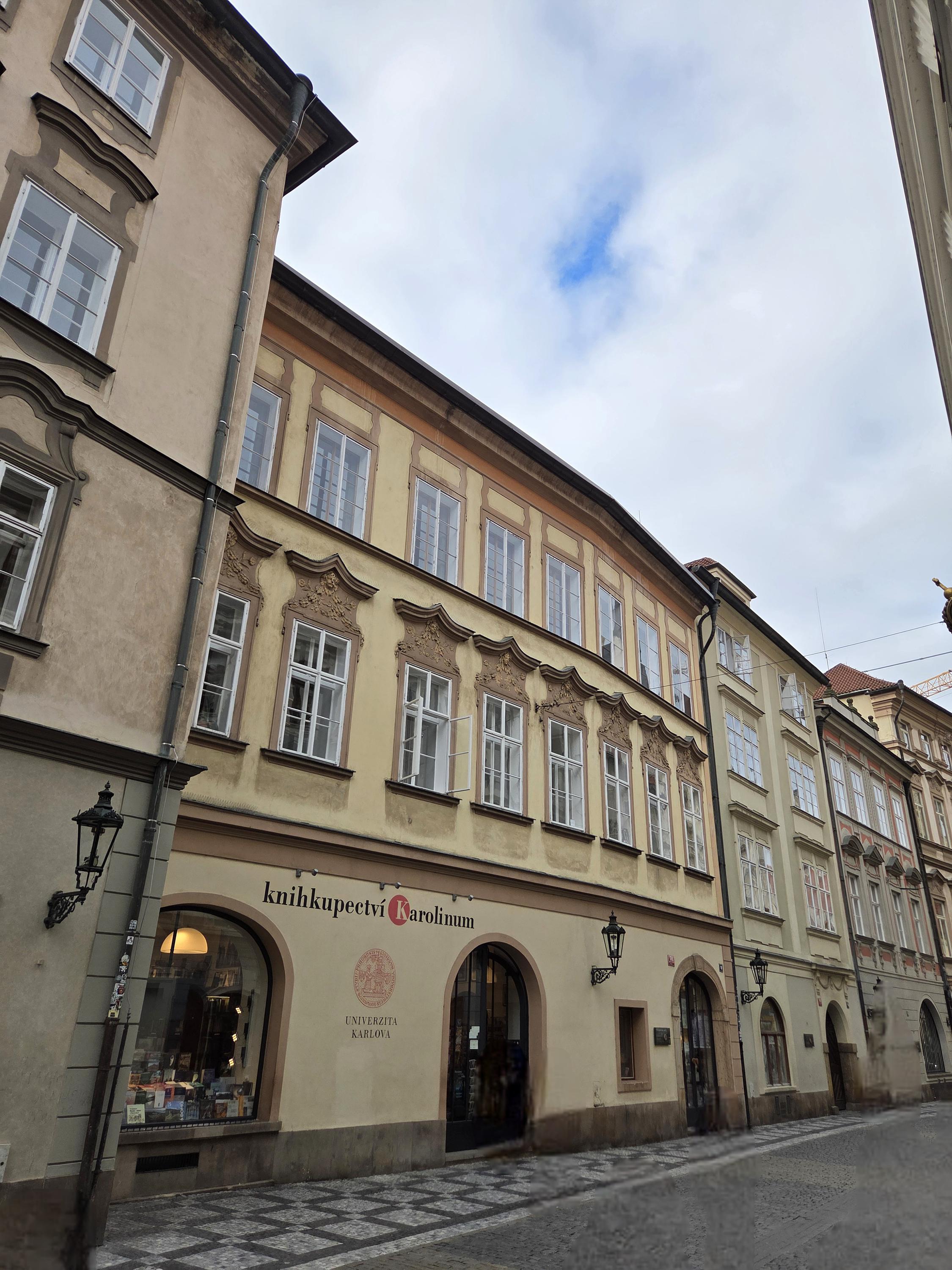 Knihkupectví Karolinum foto 3