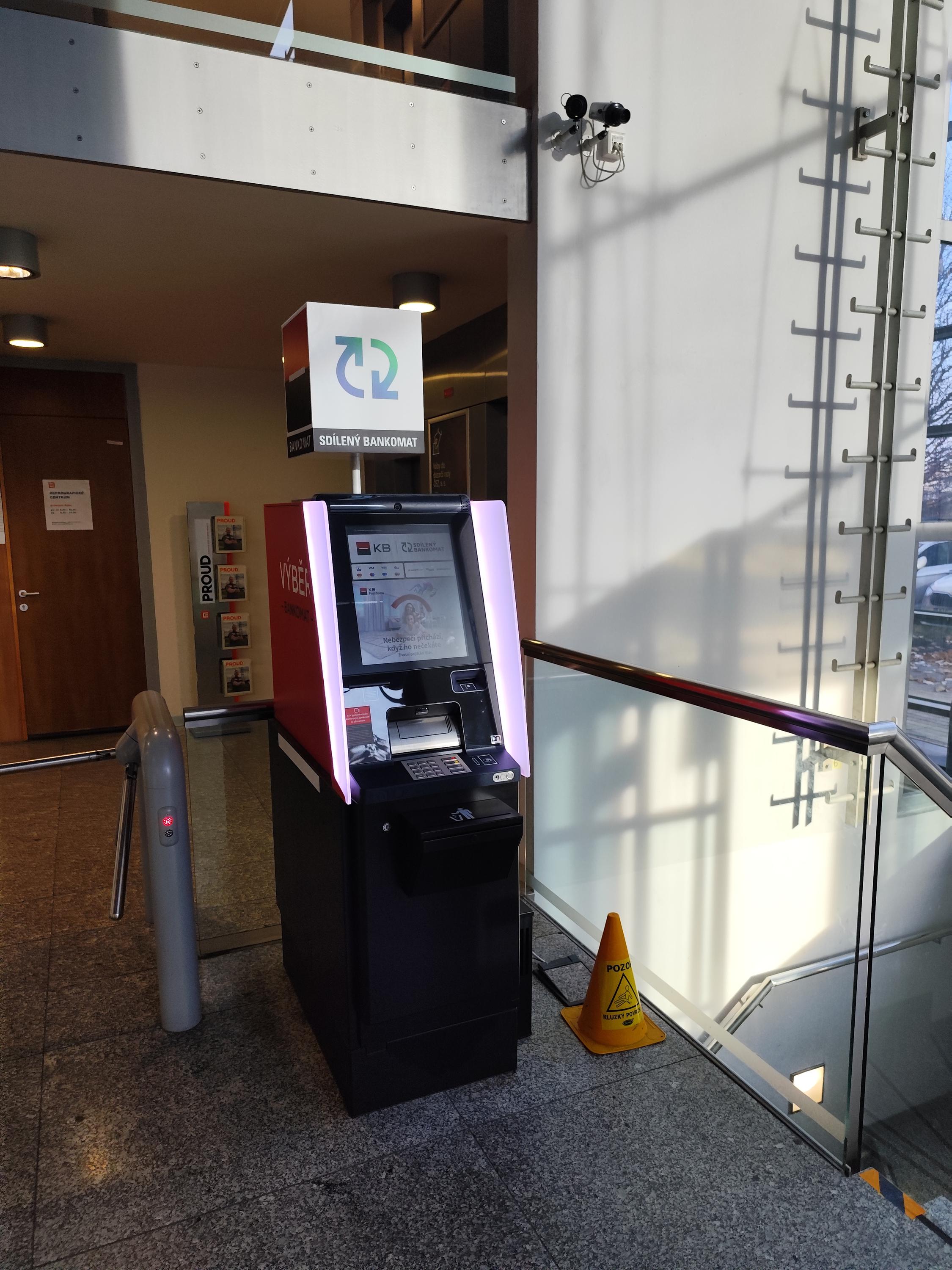 Bankomat Komerční banky foto 2