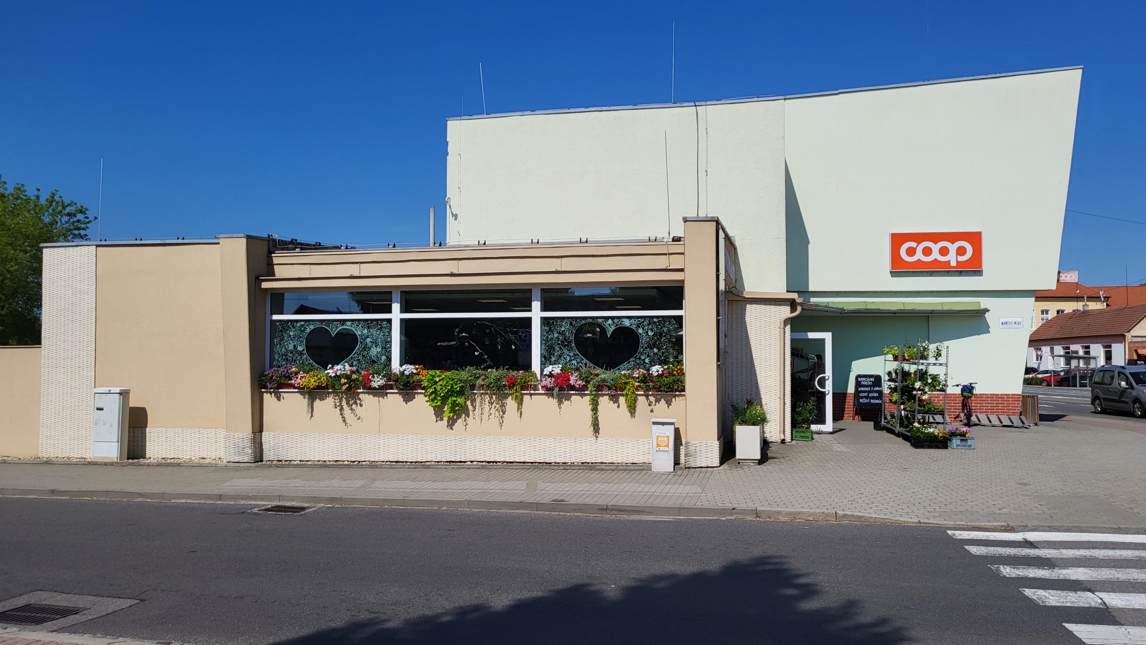 Jednota, spotřební družstvo v Hodoníně - COOP foto 3