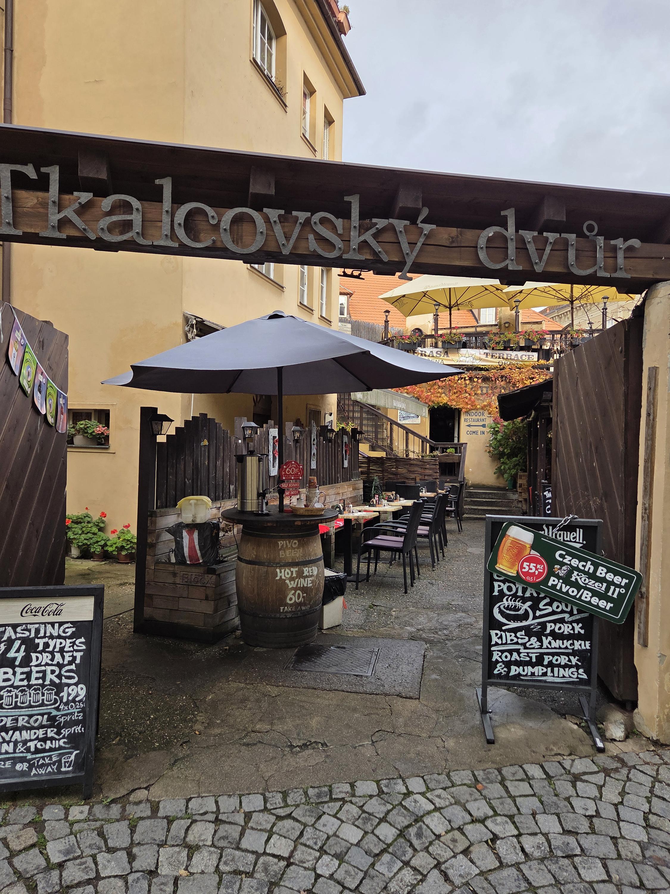 Restaurace Tkalcovský dvůr foto 2