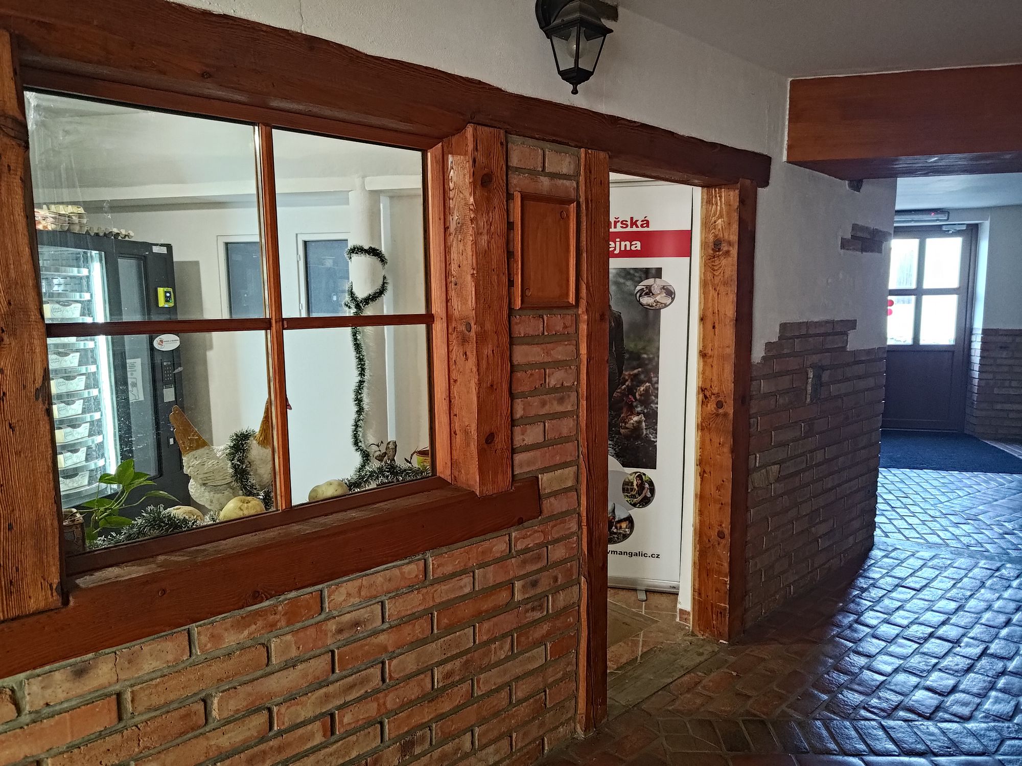 Permakulturní zahrada Bouzov - Samoobslužná prodejna foto 5