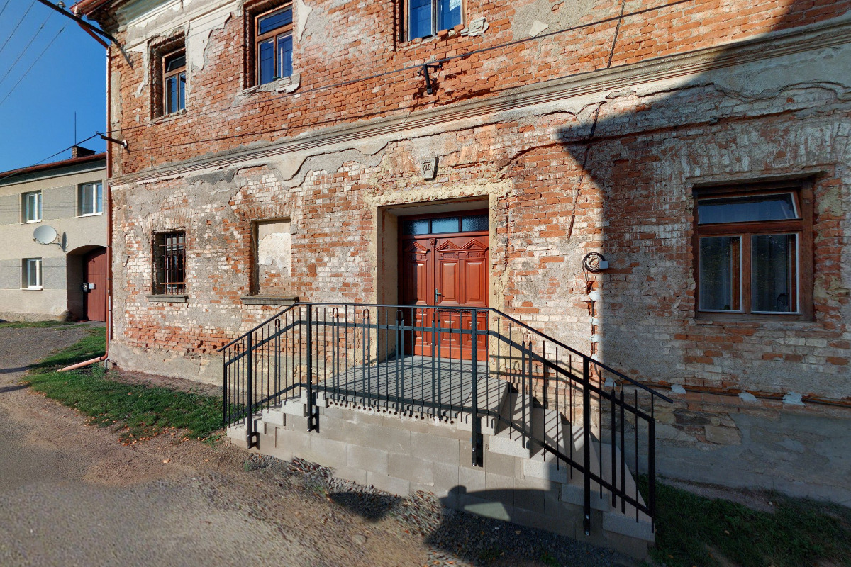 Bezděčí u Trnávky - obecní úřad foto 1