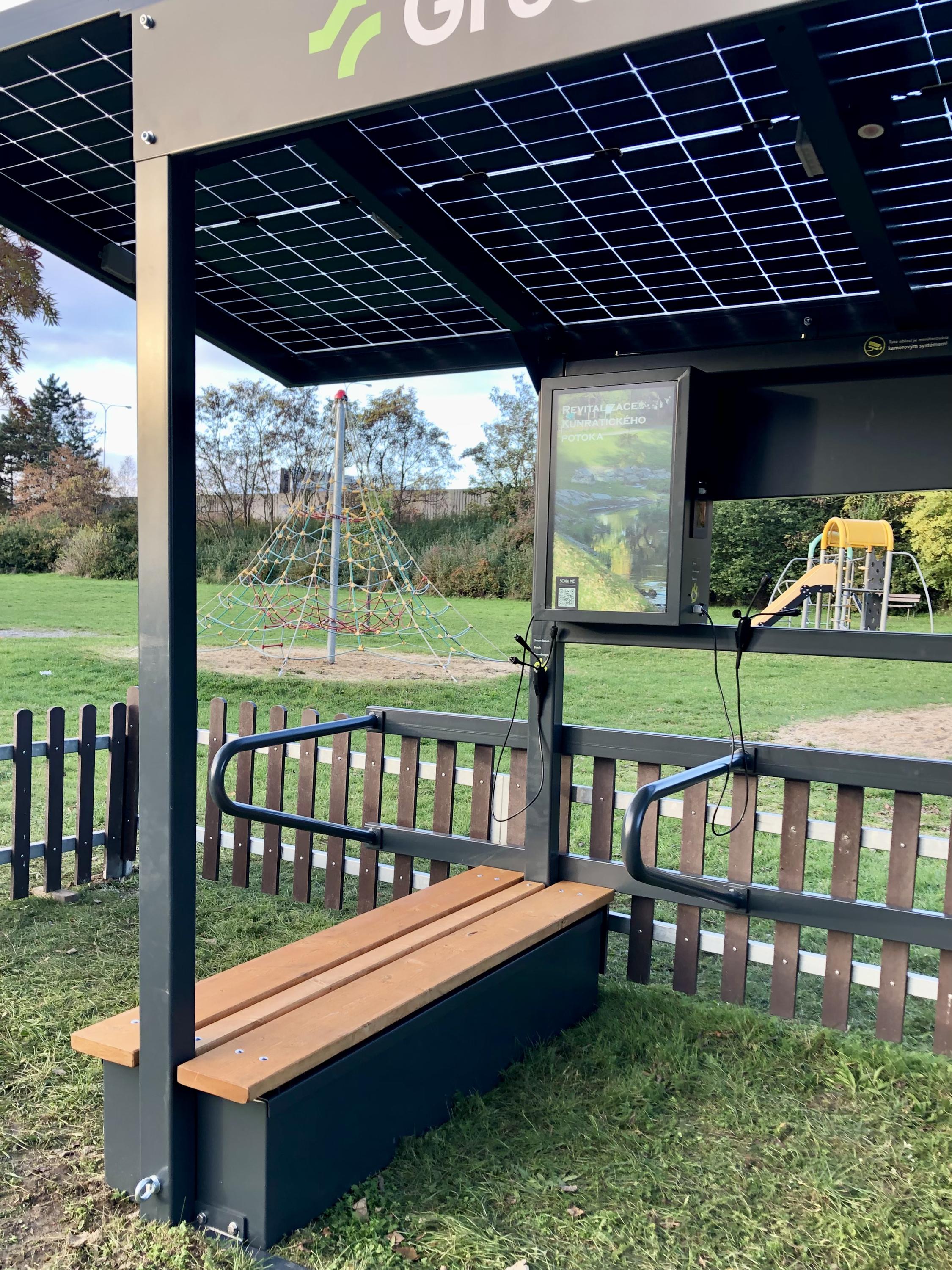 Dobíjecí stanice pro elektrokola Na Mlejnku foto 4