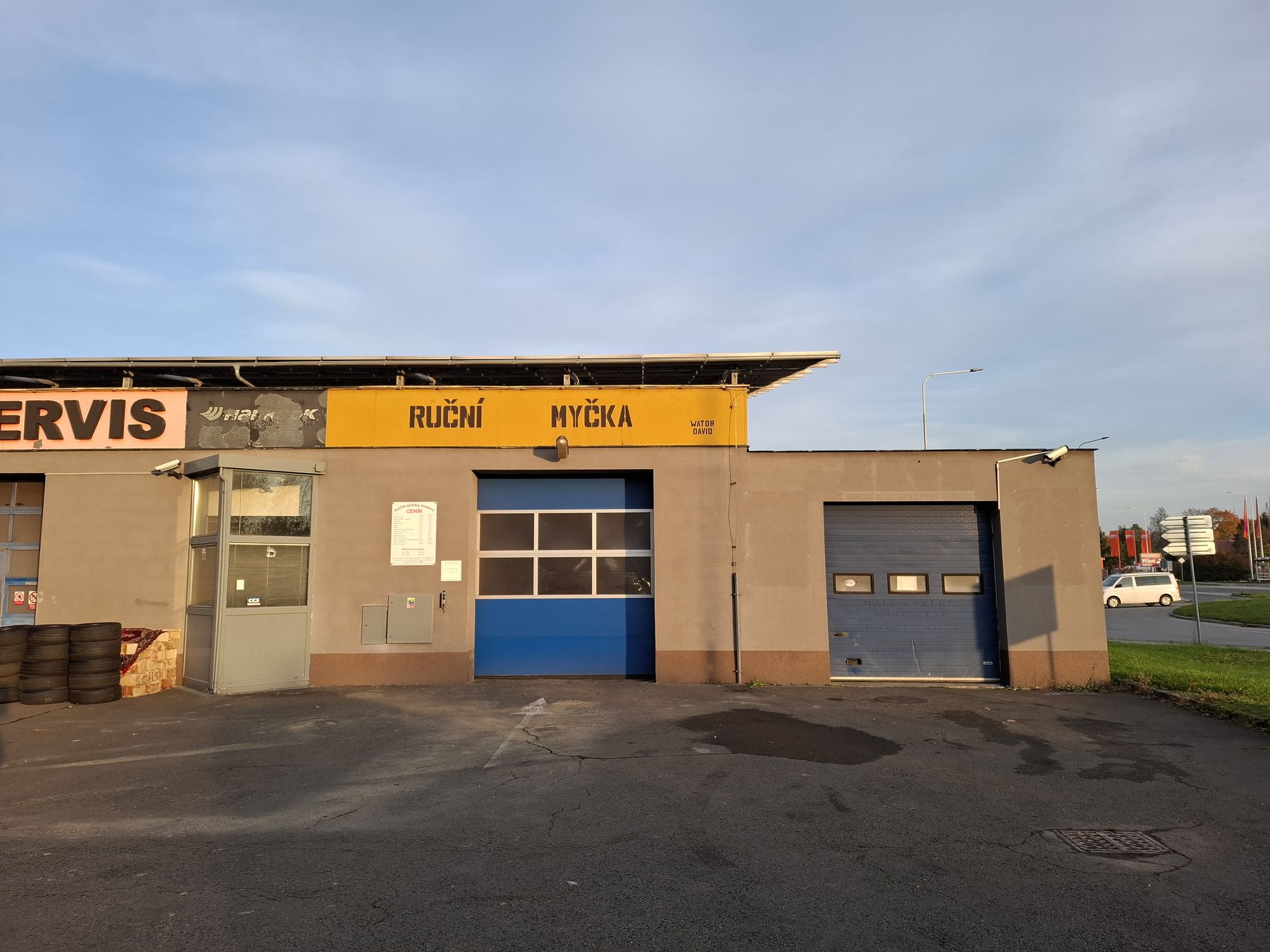 Ruční myčka Svinov foto 1