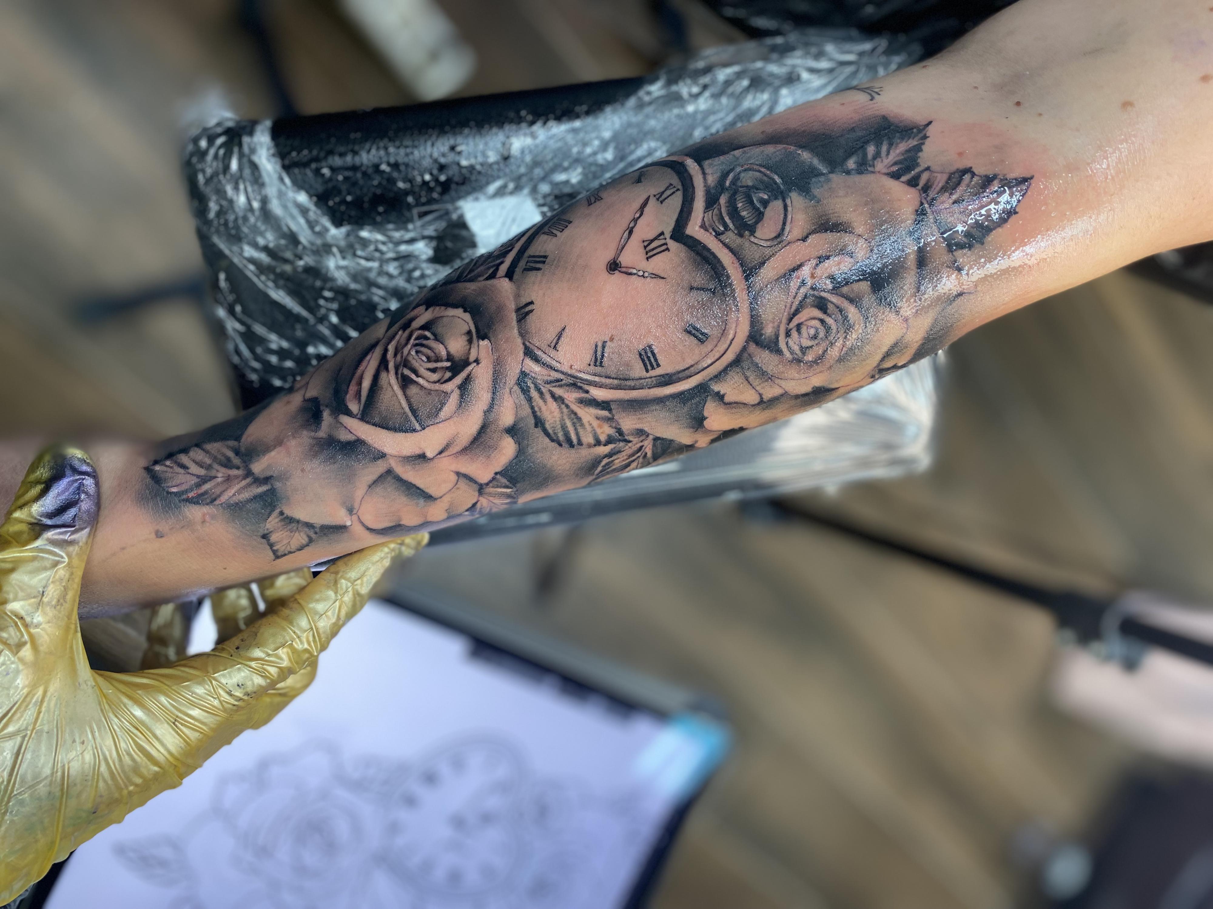 Jarutattoo & piercing shop foto 2