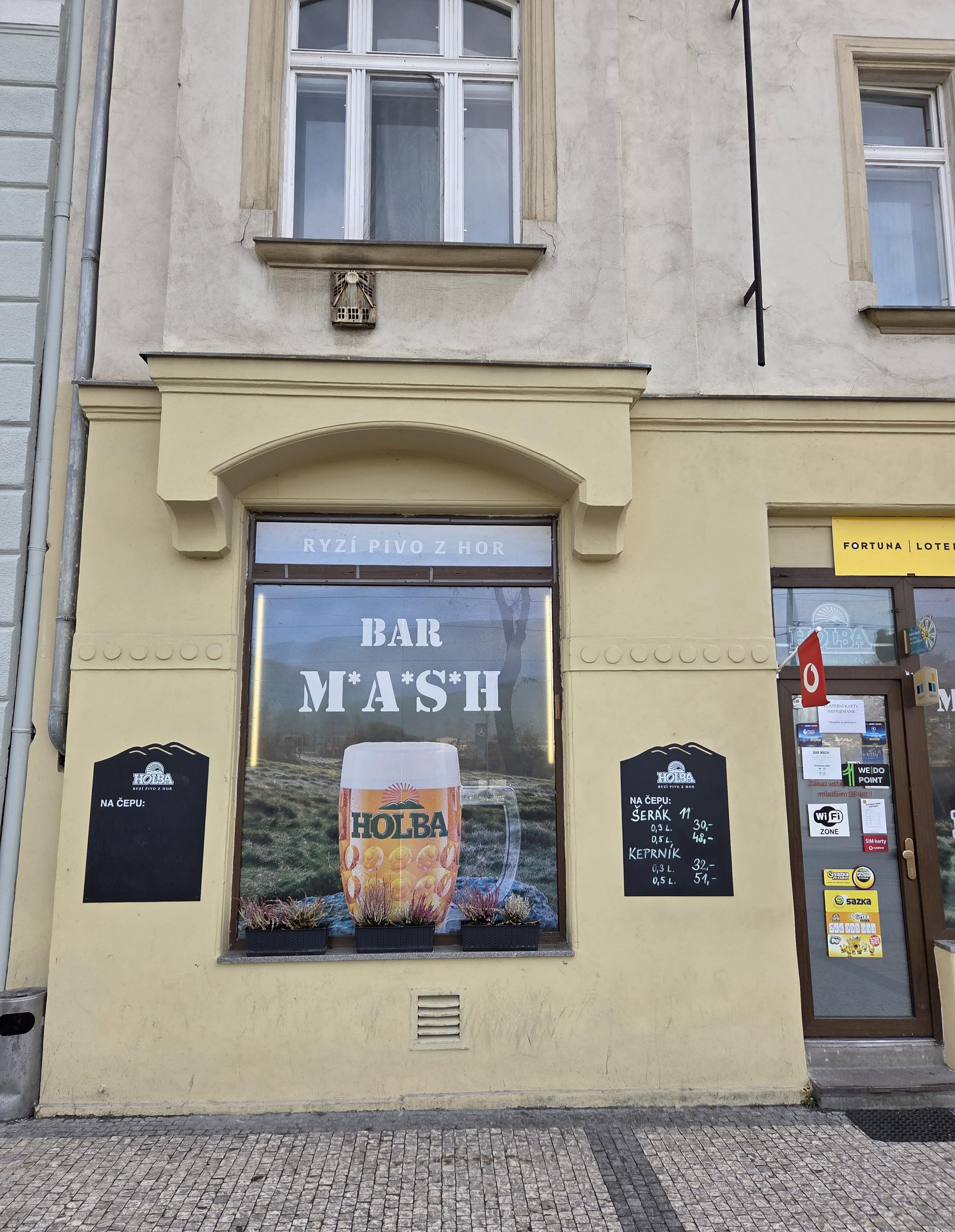 Bar a herna M.A.S.H foto 2