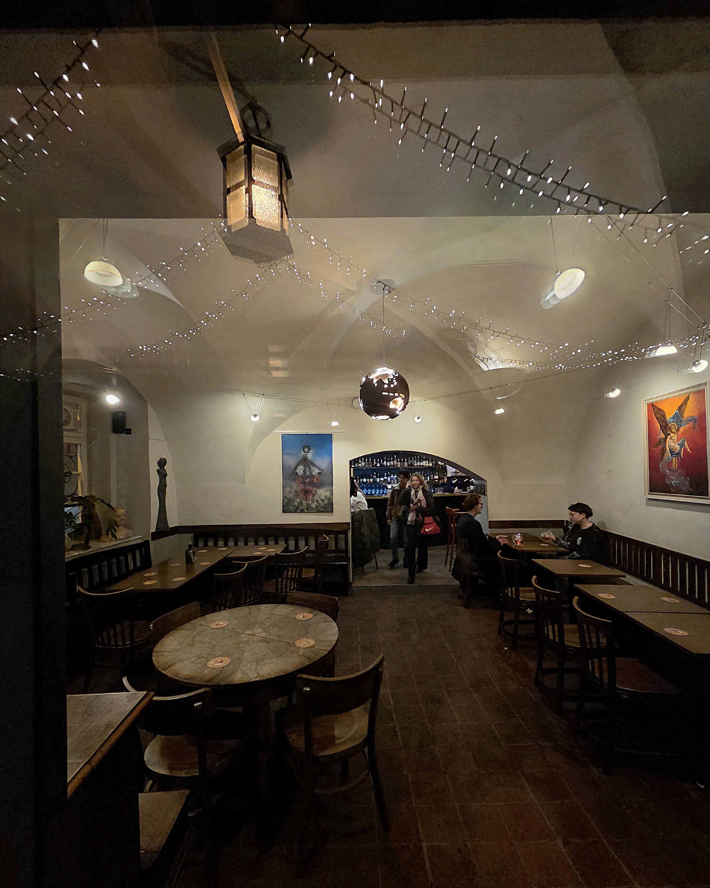 NAPA bar and gallery foto 3