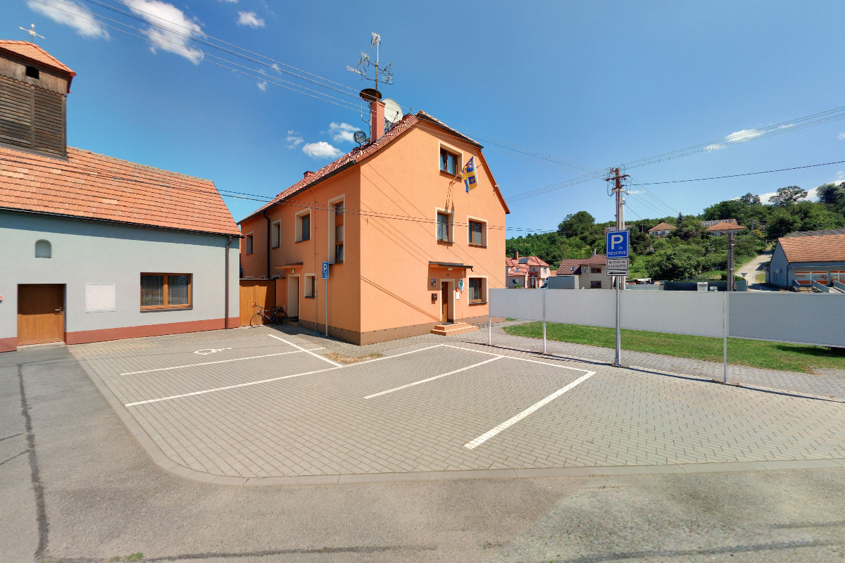 Biskupice - obecní úřad foto 4