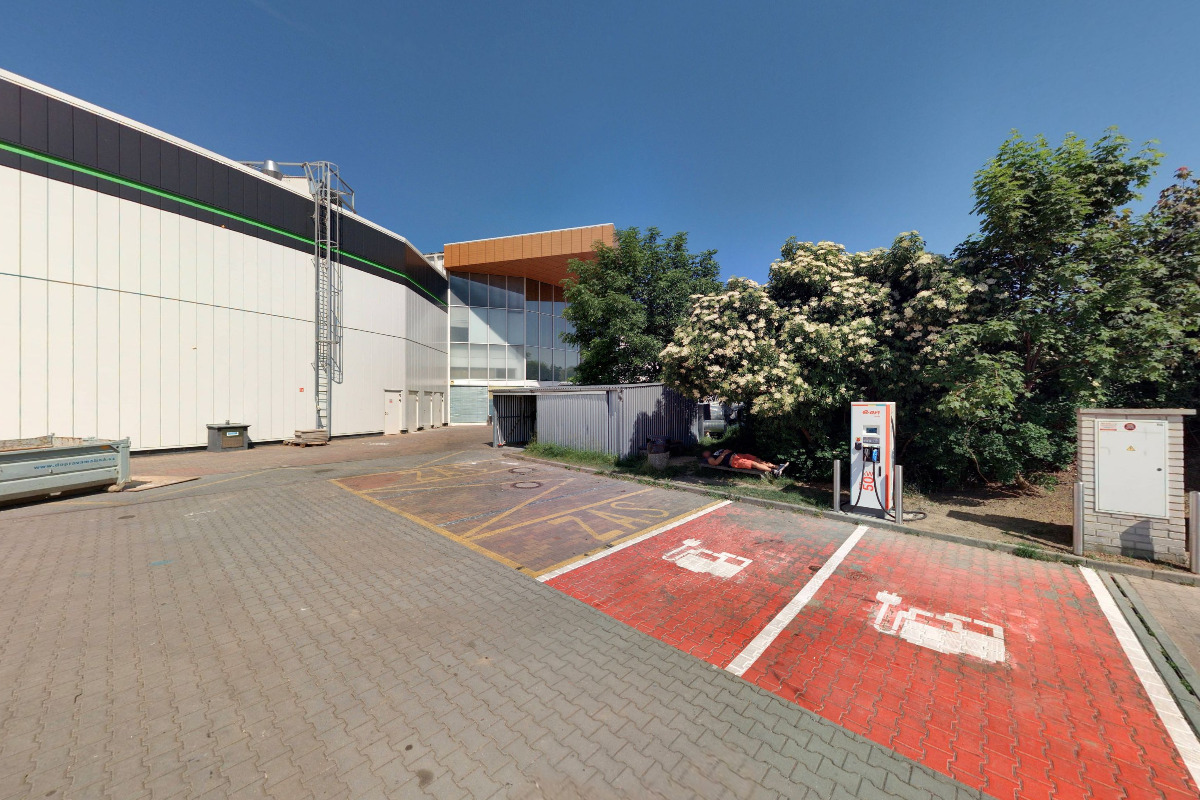 Dobíjecí stanice E.ON Drive