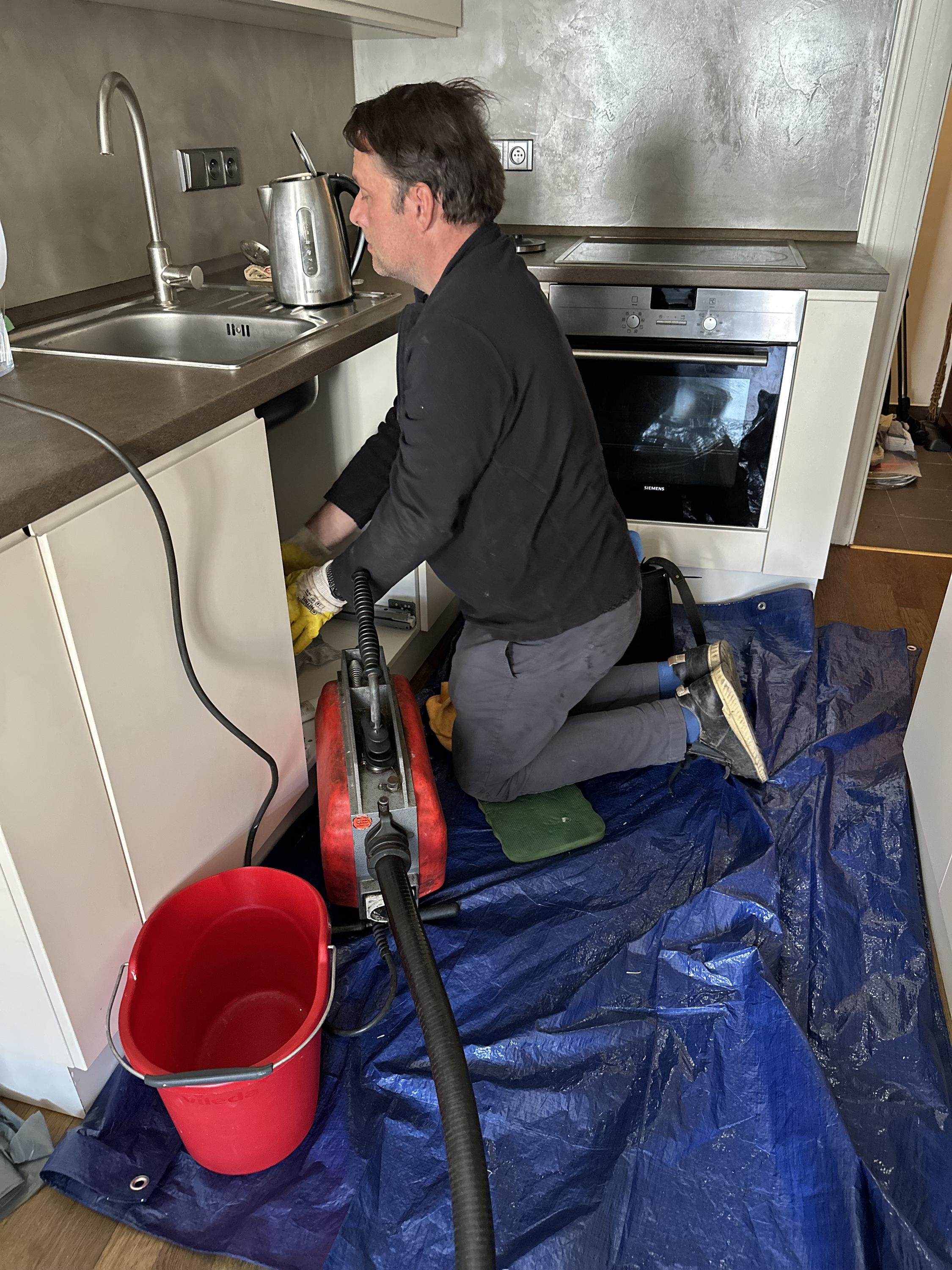 Instalatér Čistič Viktor  - Levné čištění odpadu a kanalizace foto 4