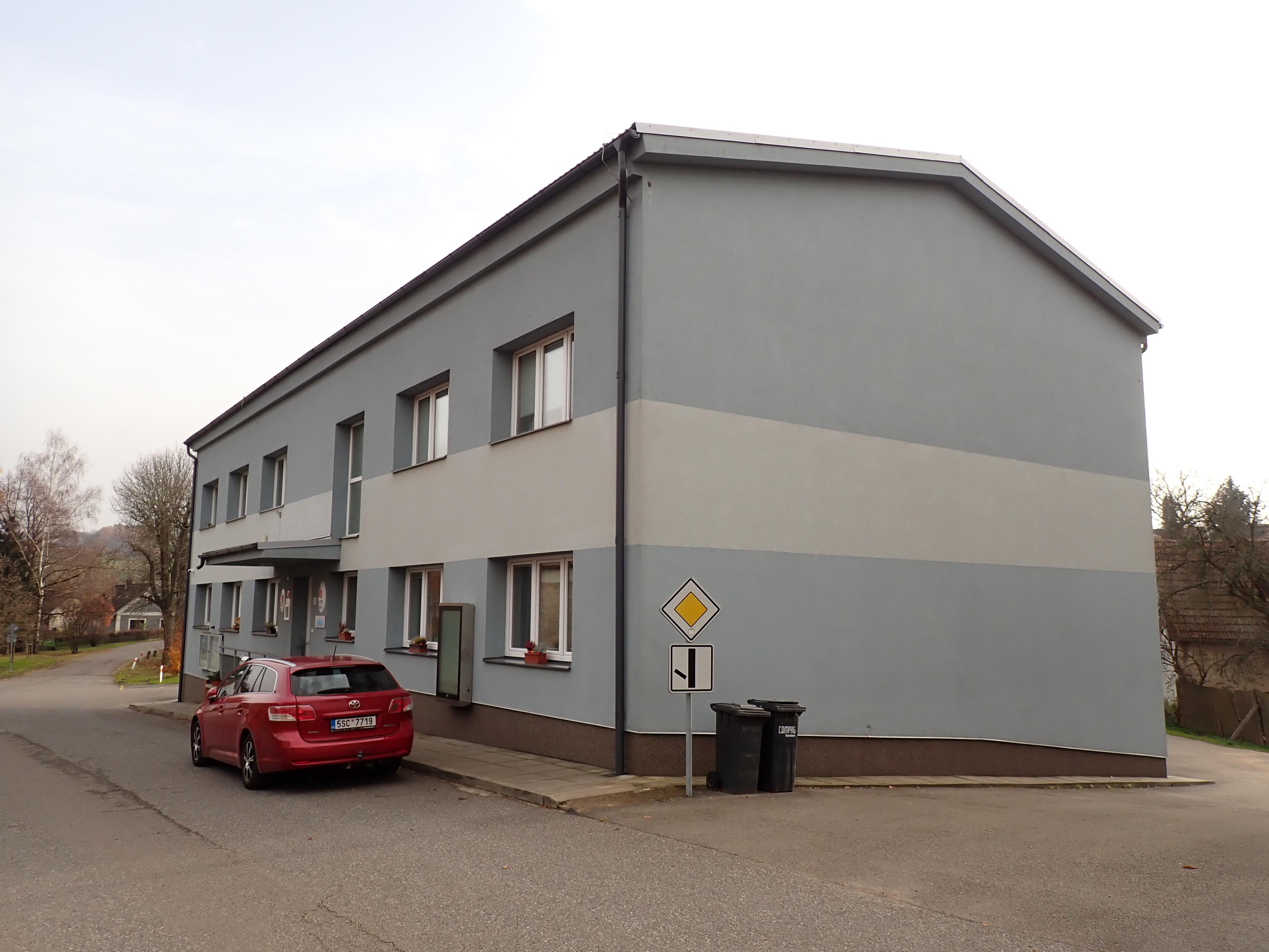 Olbramovice - obecní úřad foto 2