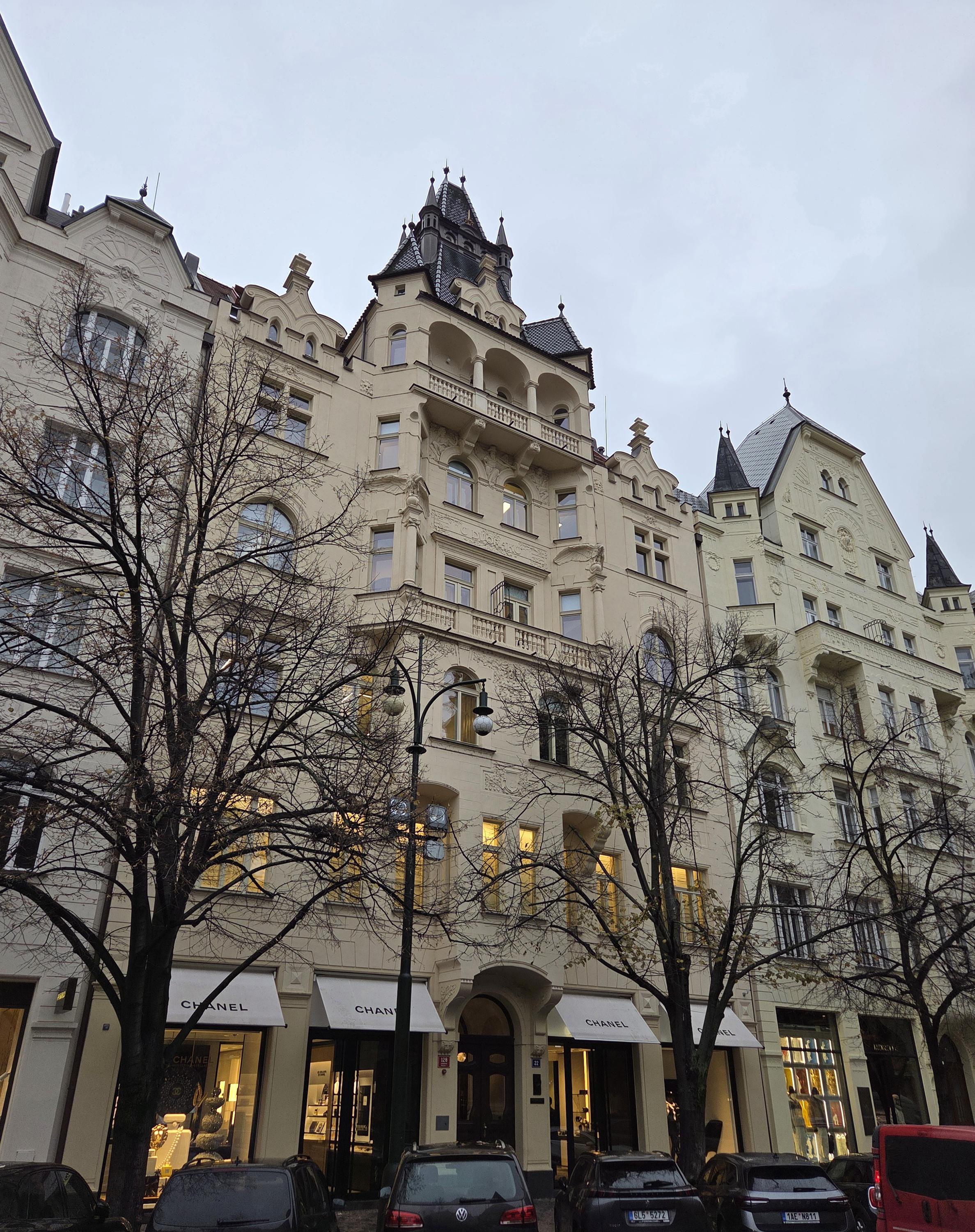CHANEL PRAGUE foto 2