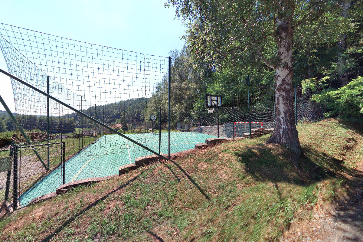 Fotbalové hřiště Medonosy foto 3