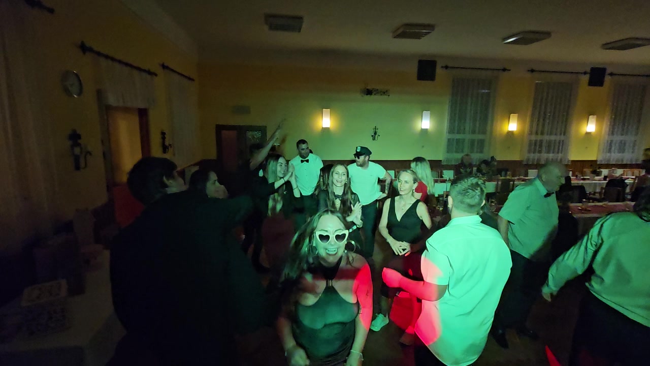 Dj-party-svatby foto 2 (náhled videa)