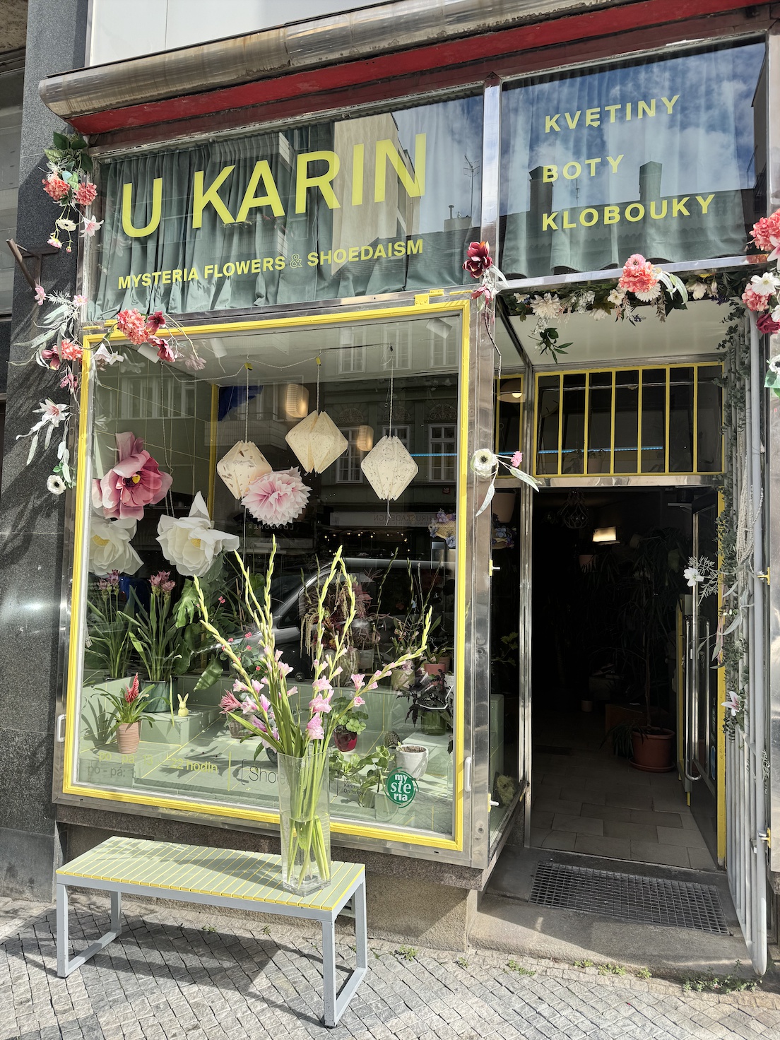 U Karin - Mysteria Flowers & Shoedaism foto 2
