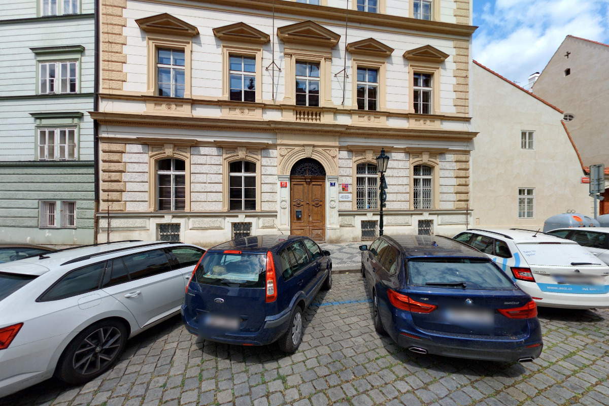 VOŠ grafická a Střední průmyslová škola grafická - knihovna a studovna