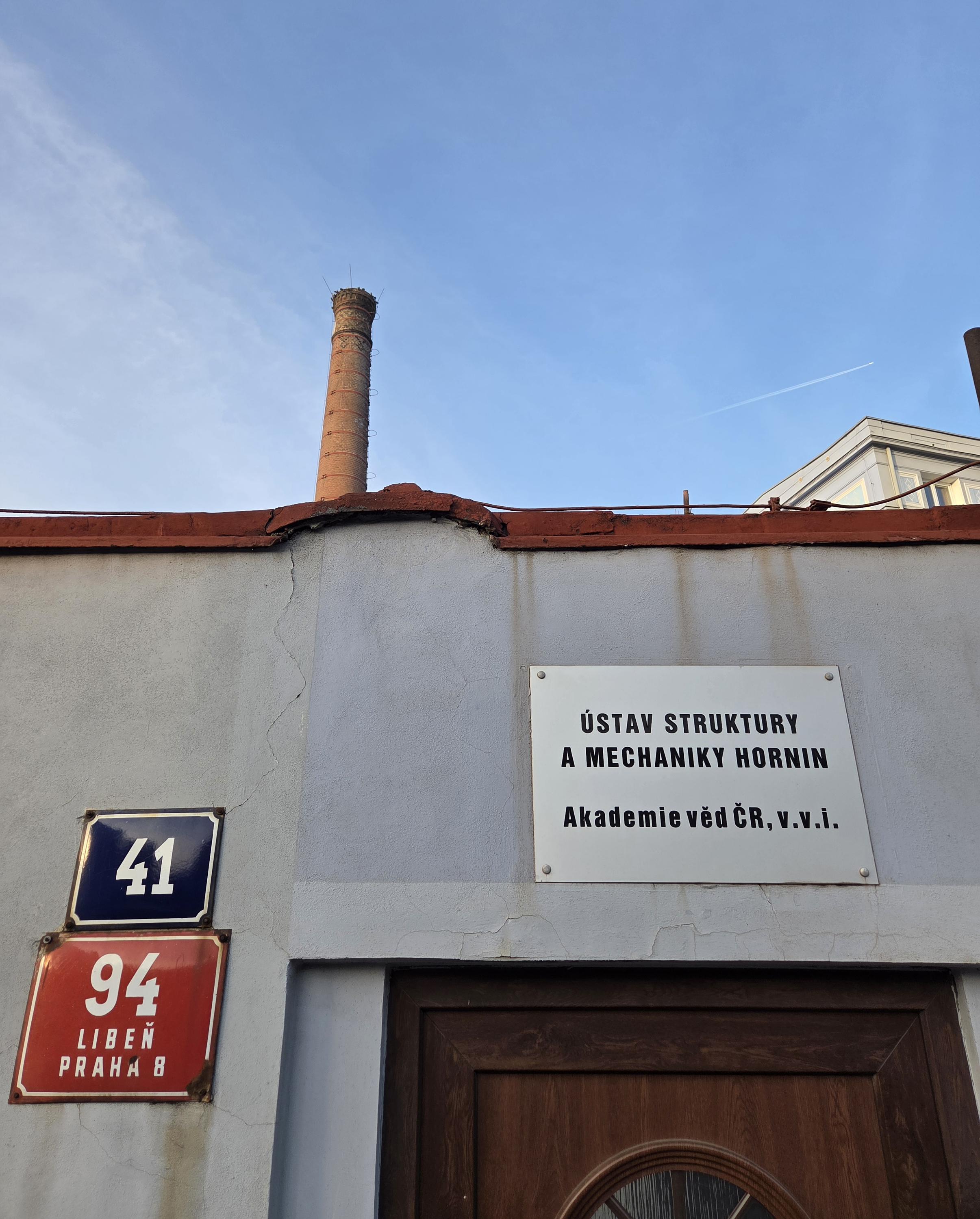 Knihovna Ústavu struktury a mechaniky hornin AV ČR foto 4