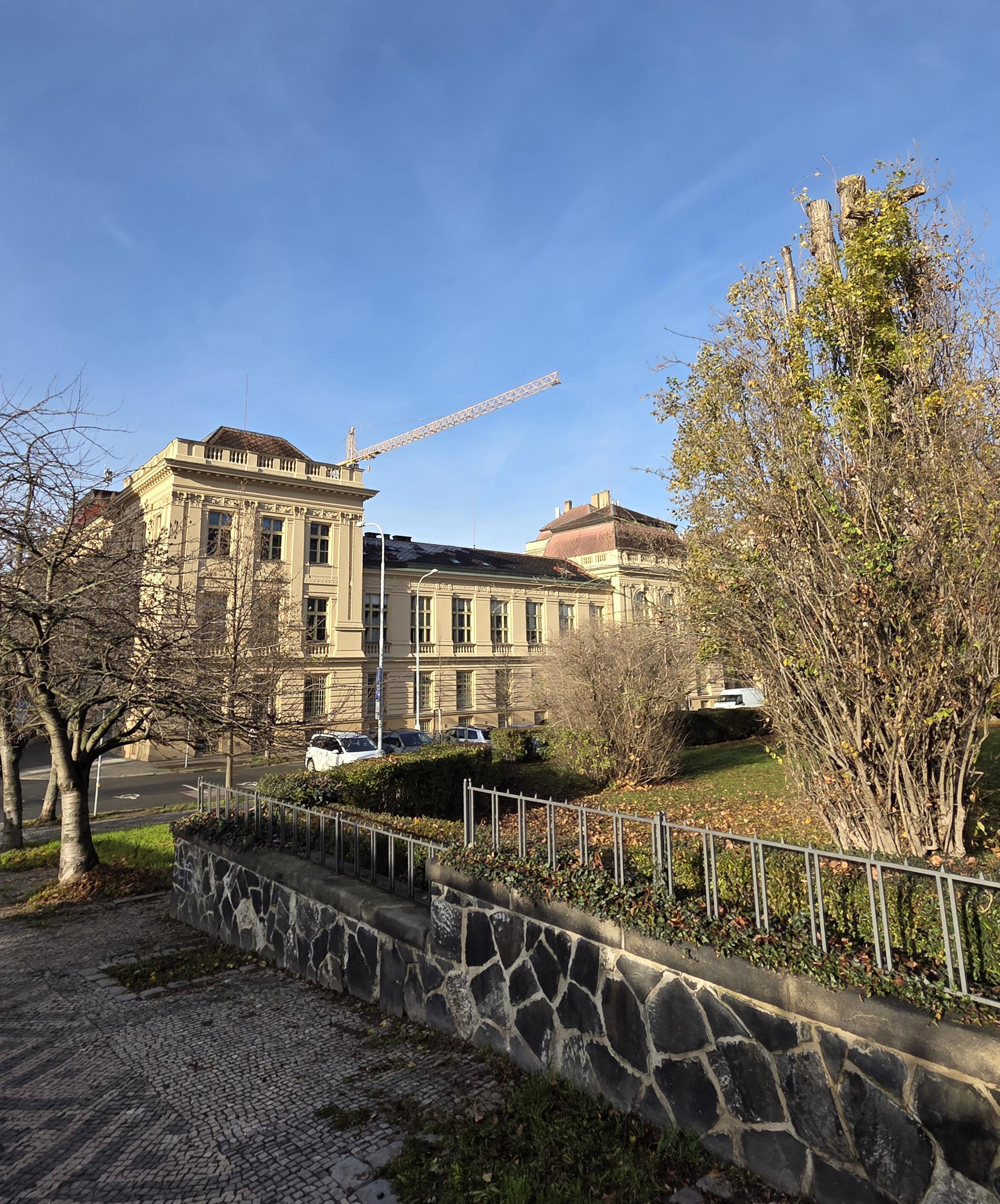 Ústav teorie a praxe ošetřovatelství 1. LF - Univerzita Karlova foto 2