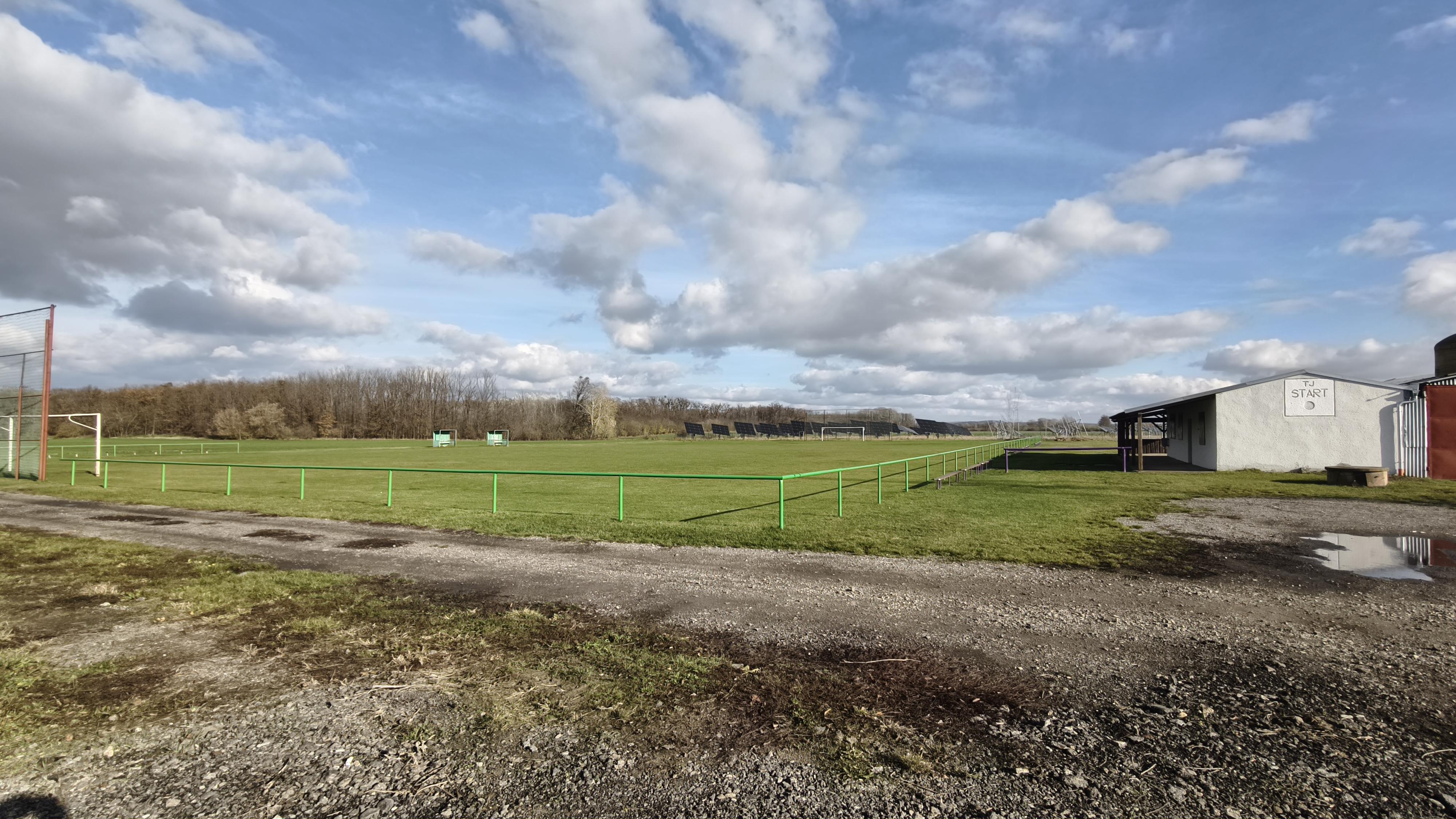 Fotbalové hřiště Vlasatice