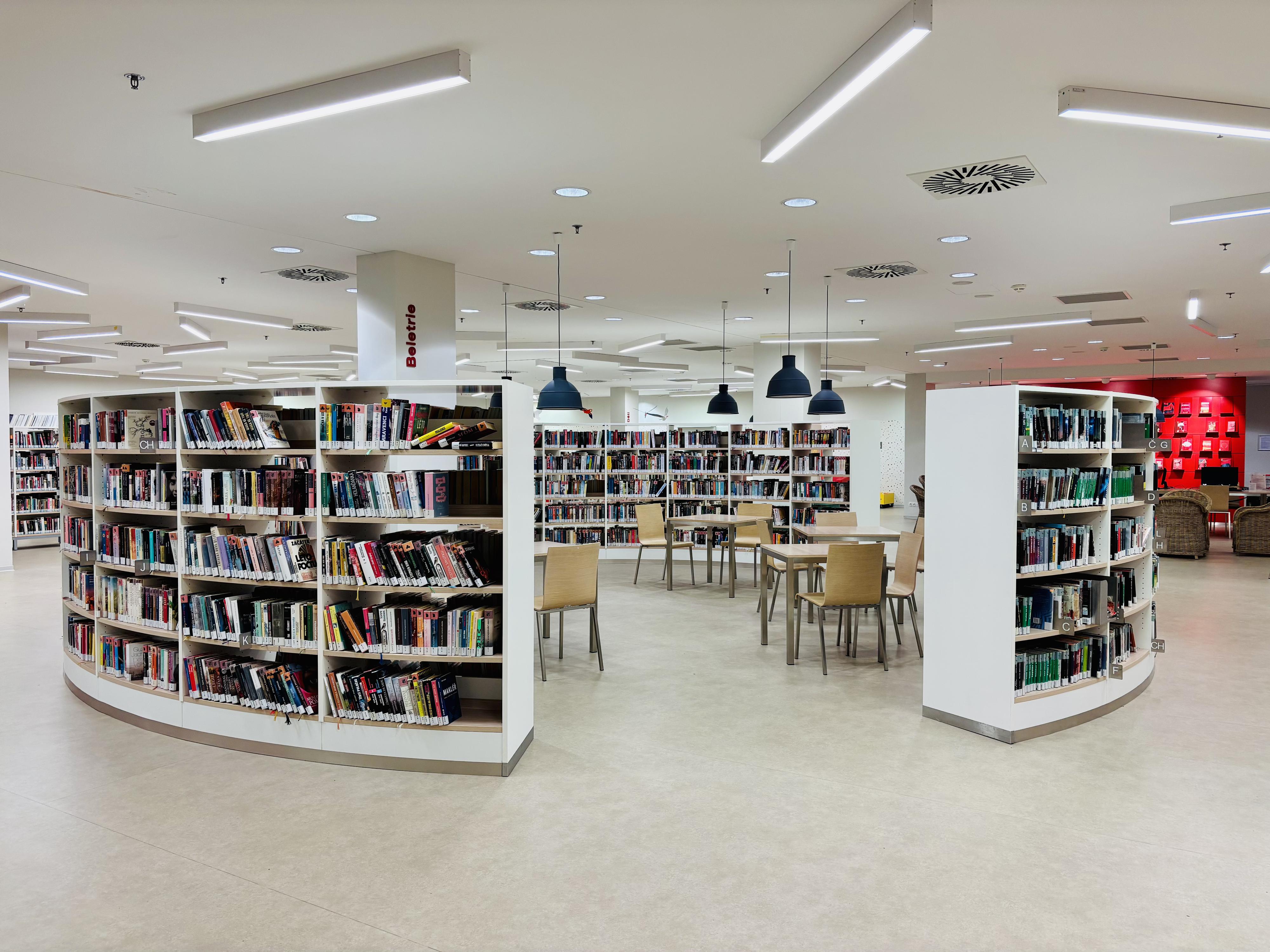 Městská knihovna v Praze - Lužiny foto 2