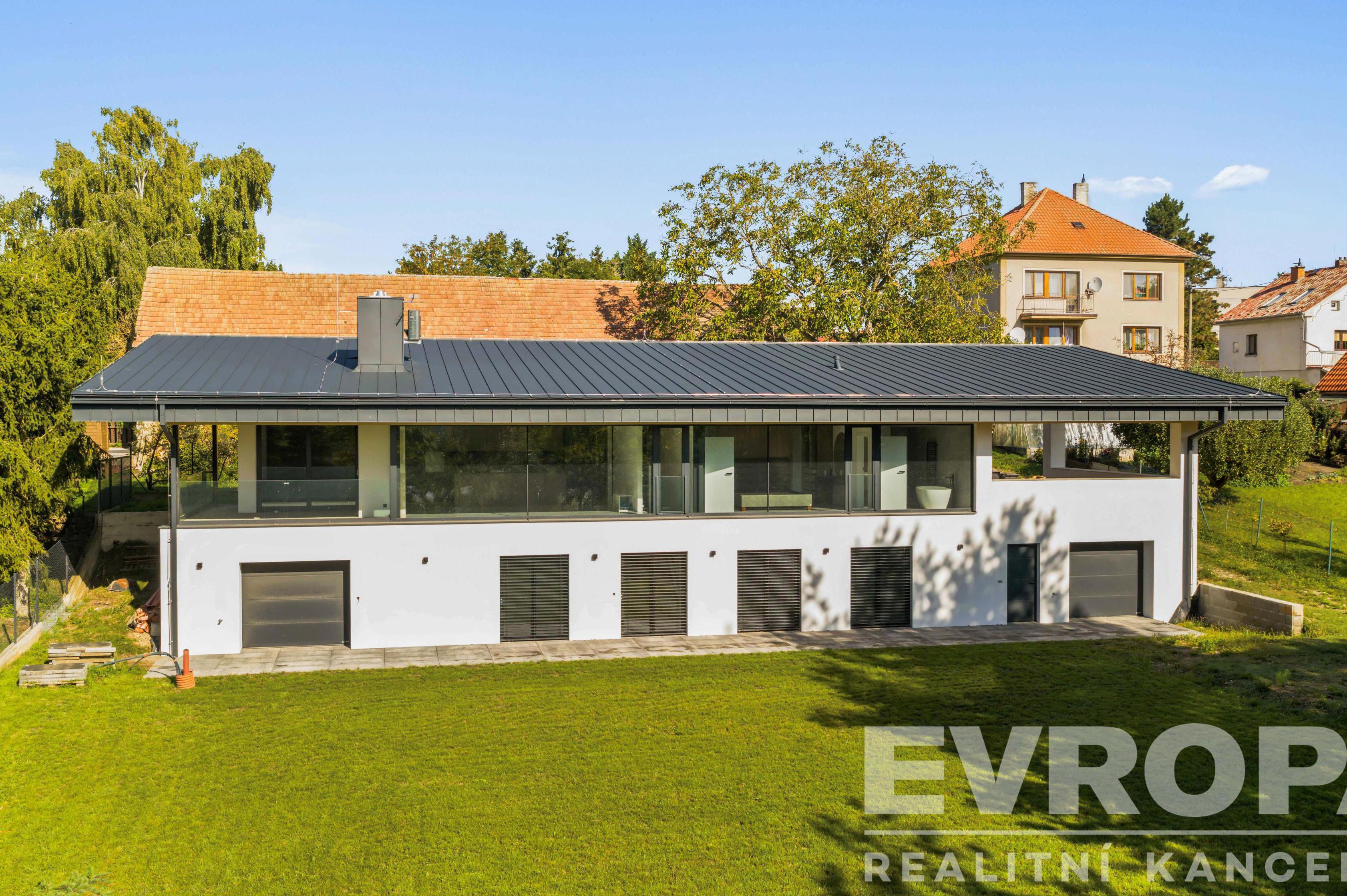 Novostavba moderního domu v obci Vyšehněvice