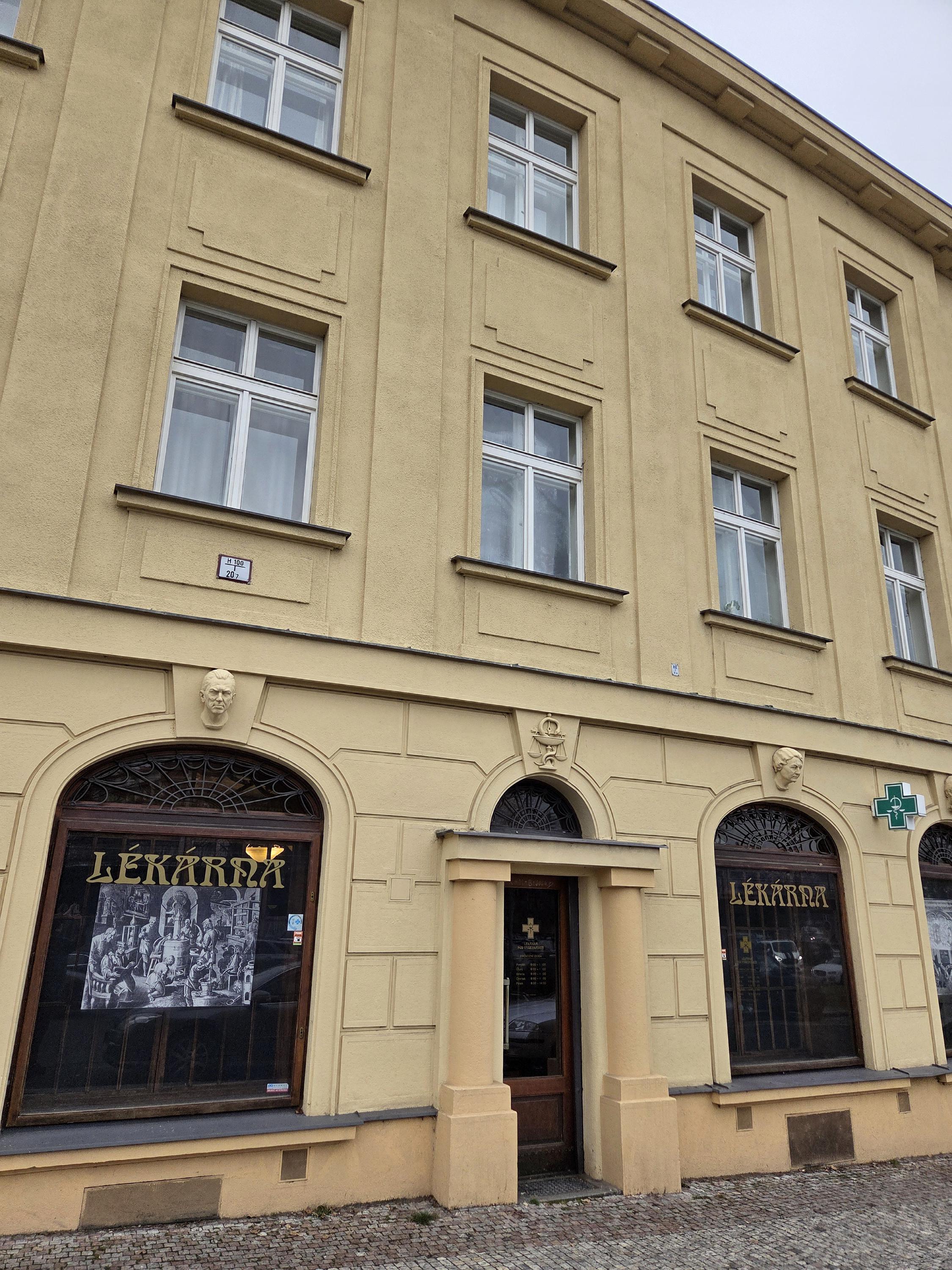 Lékárna Pod Vyšehradem foto 3