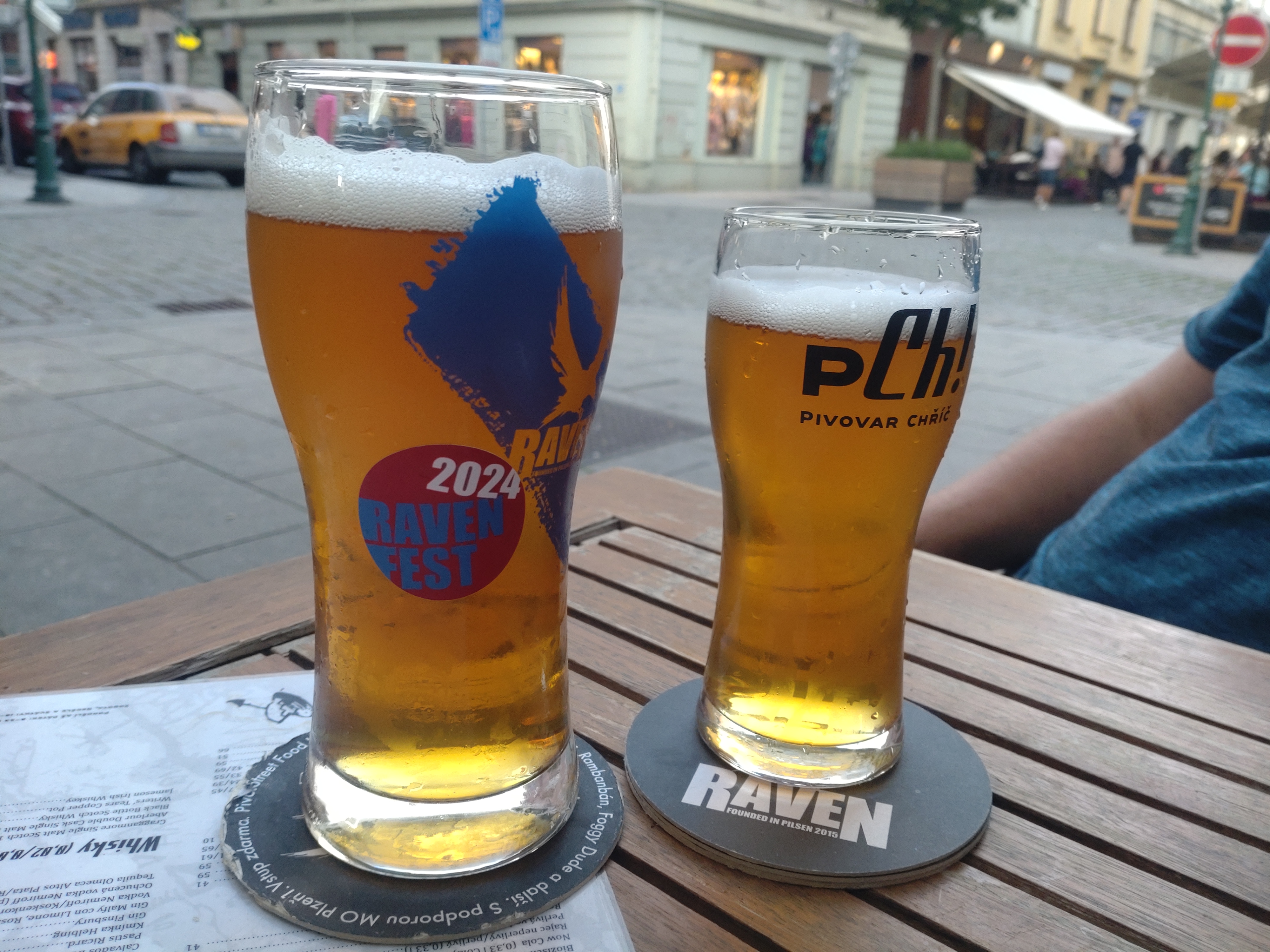 Družba: univerzitní kavárna foto 5