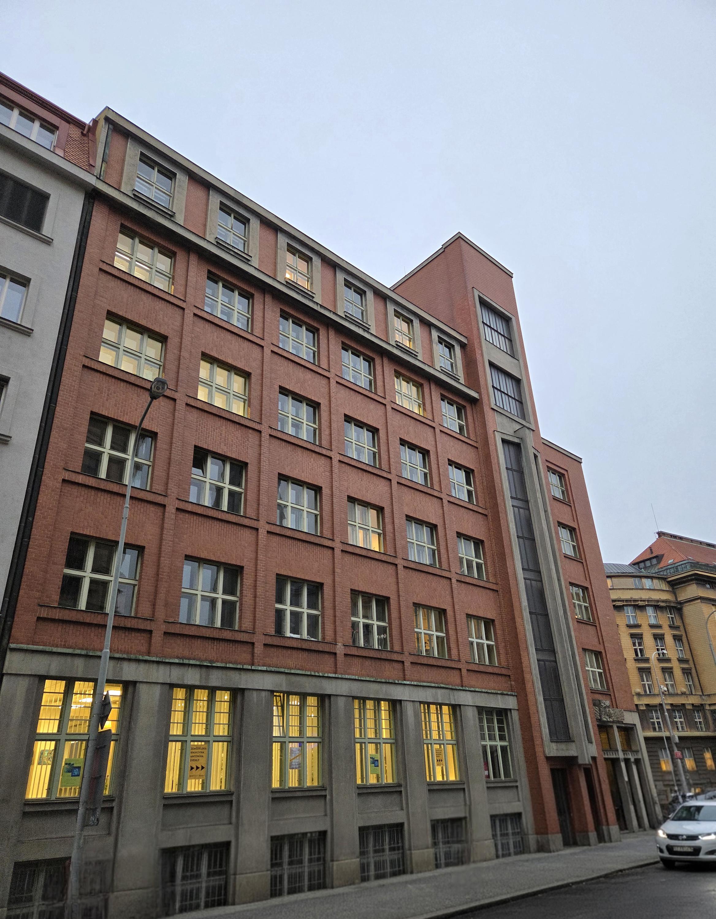 Zemědělská Knihovna Antonína Švehly foto 6