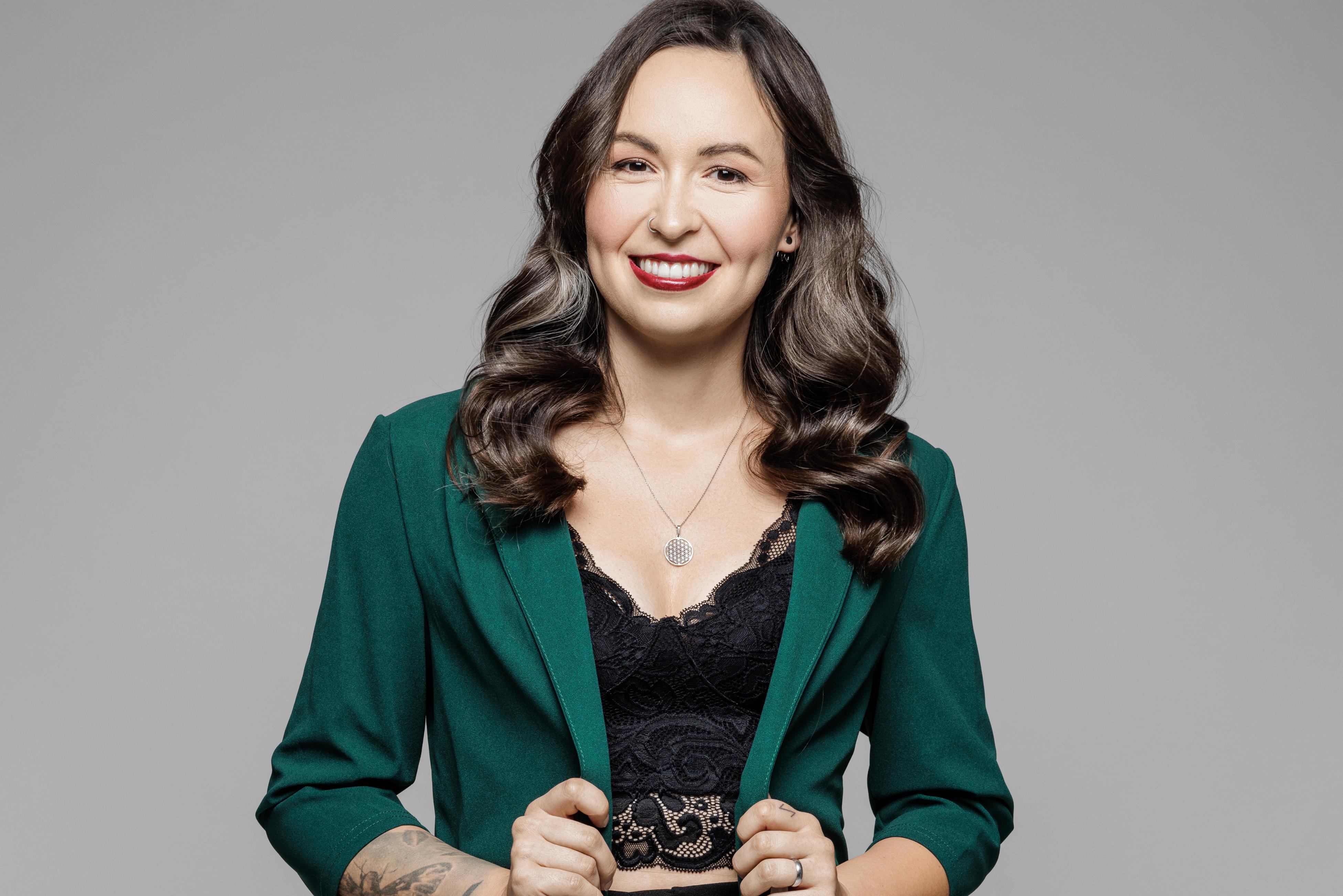 Veronika Left Studio