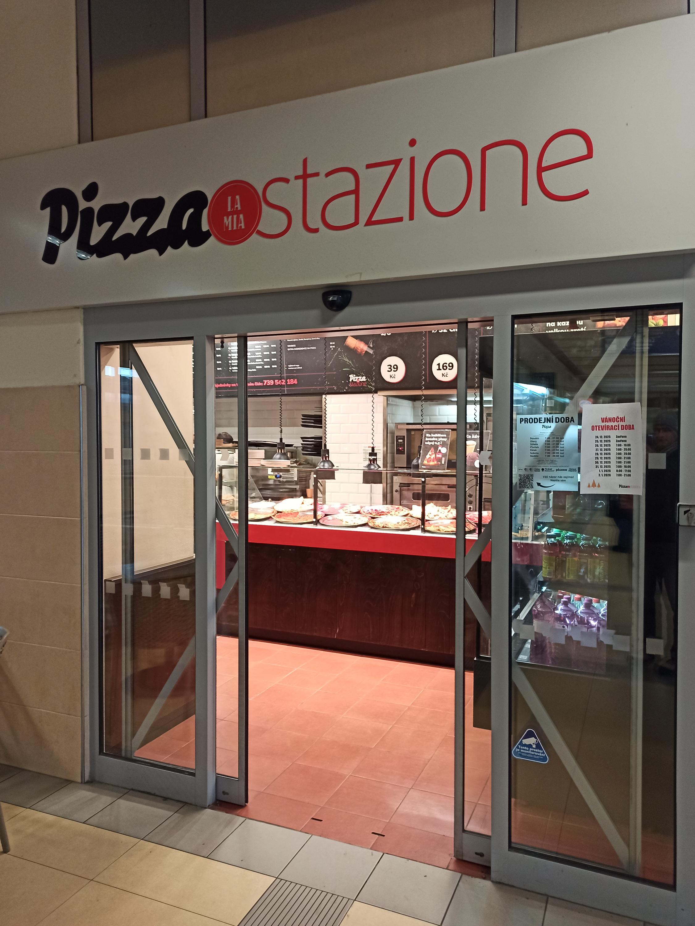 Pizza Lamia stazione foto 3