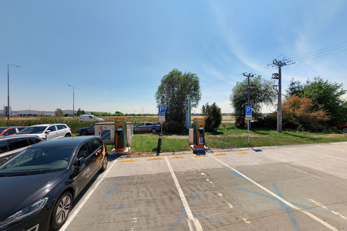 Nabíjecí stanice ČEZ