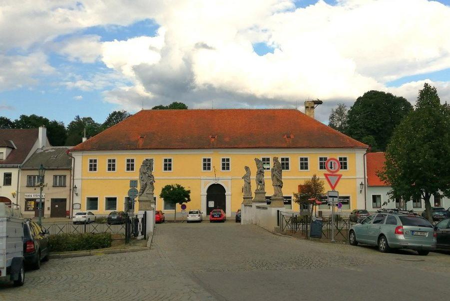 BRTNICE - prodej víceúčelového domu