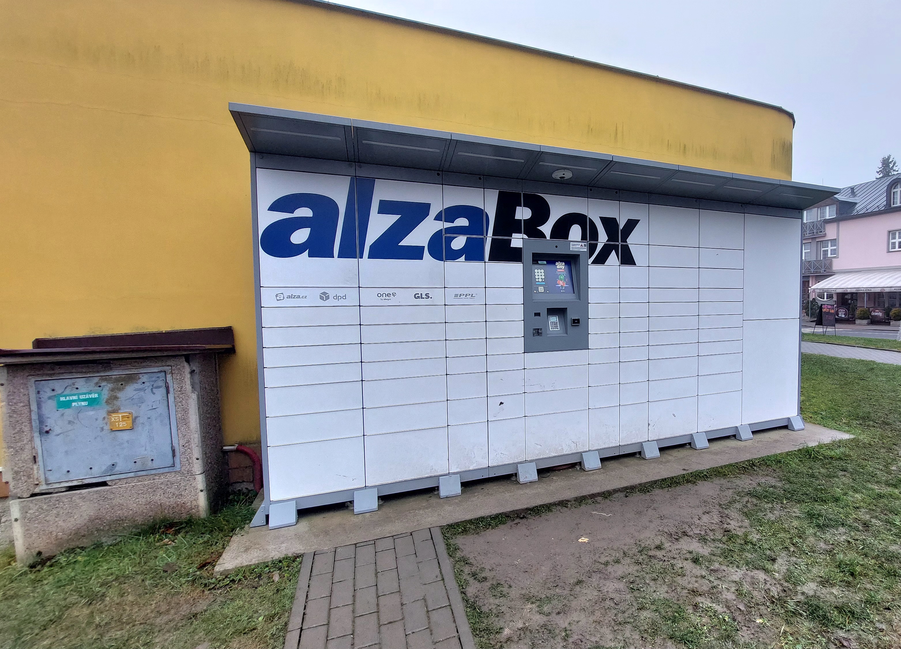 AlzaBox