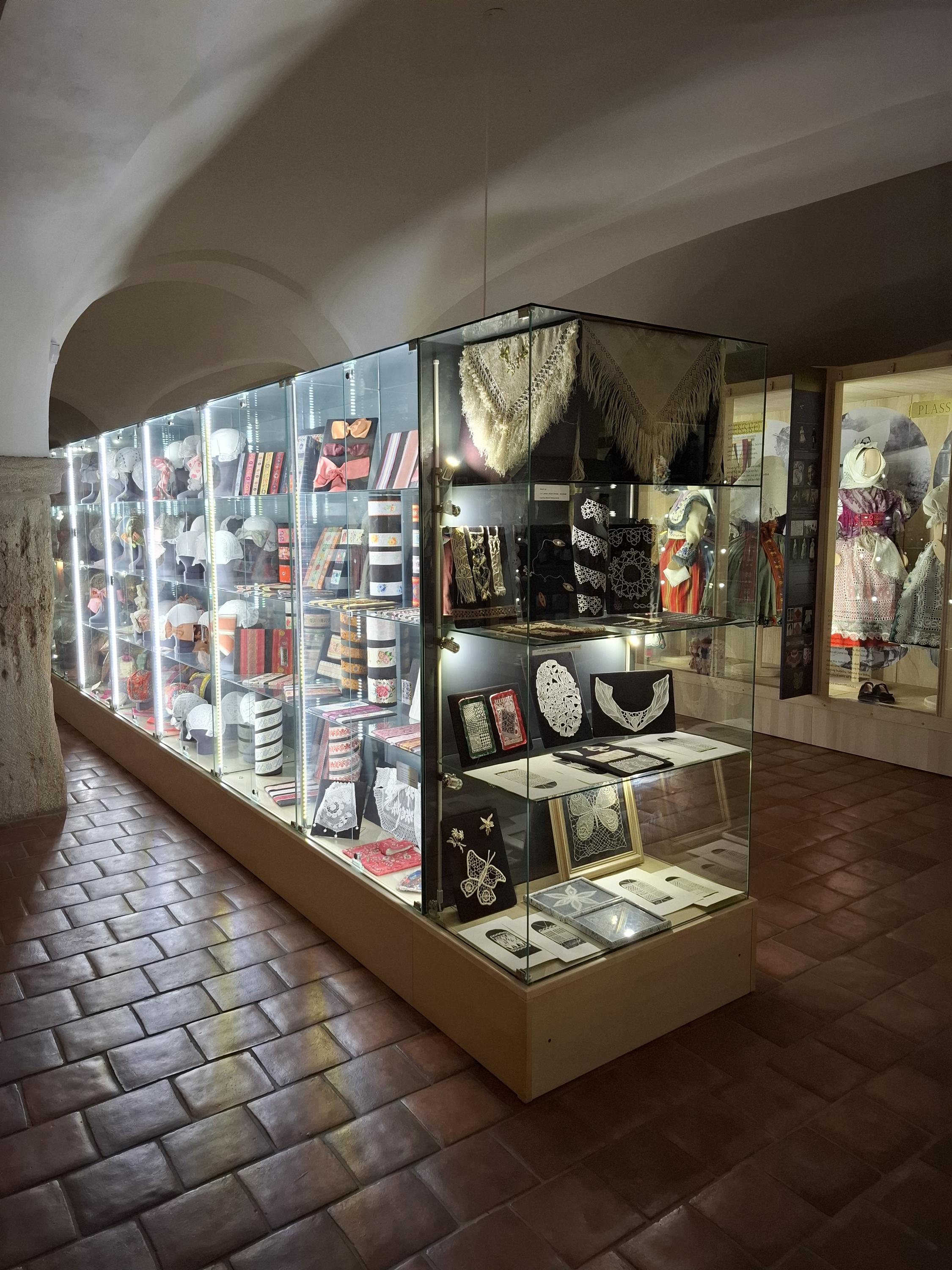 Muzeum Ostrov lidových krojů foto 5