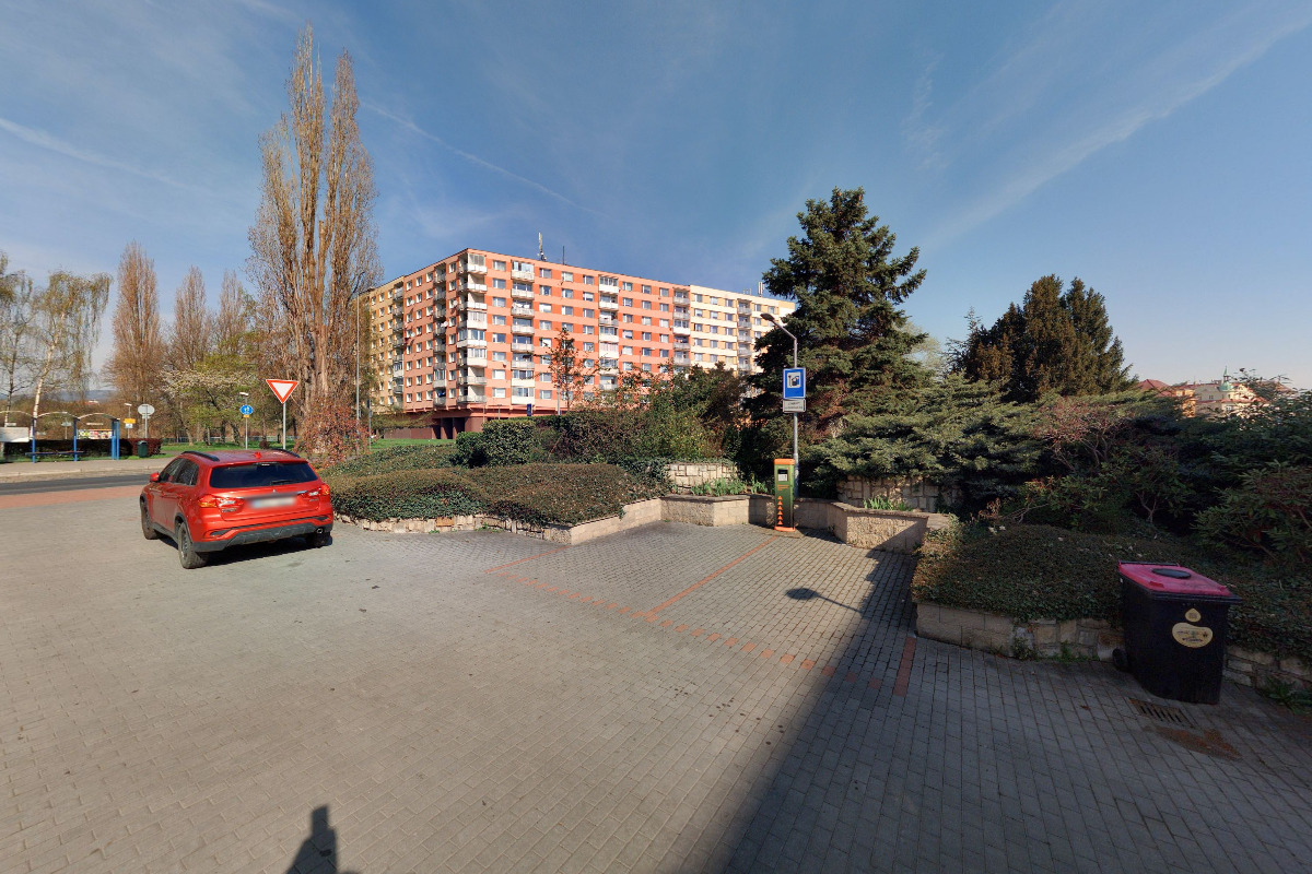 Dobíjecí stanice ČEZ