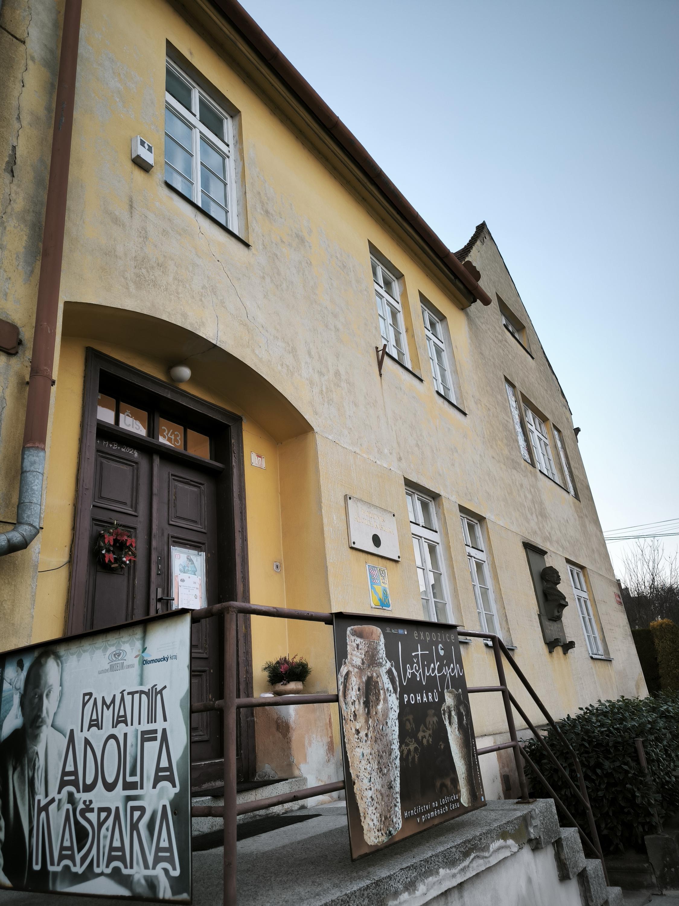 Památník Adolfa Kašpara foto 5