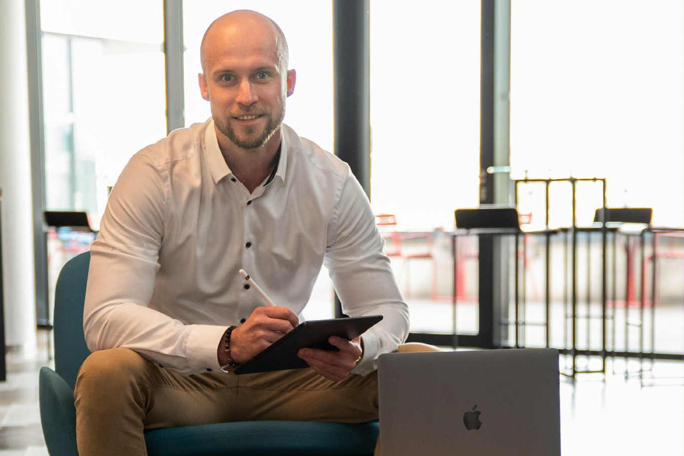 Tomáš Ilčík - Fingo