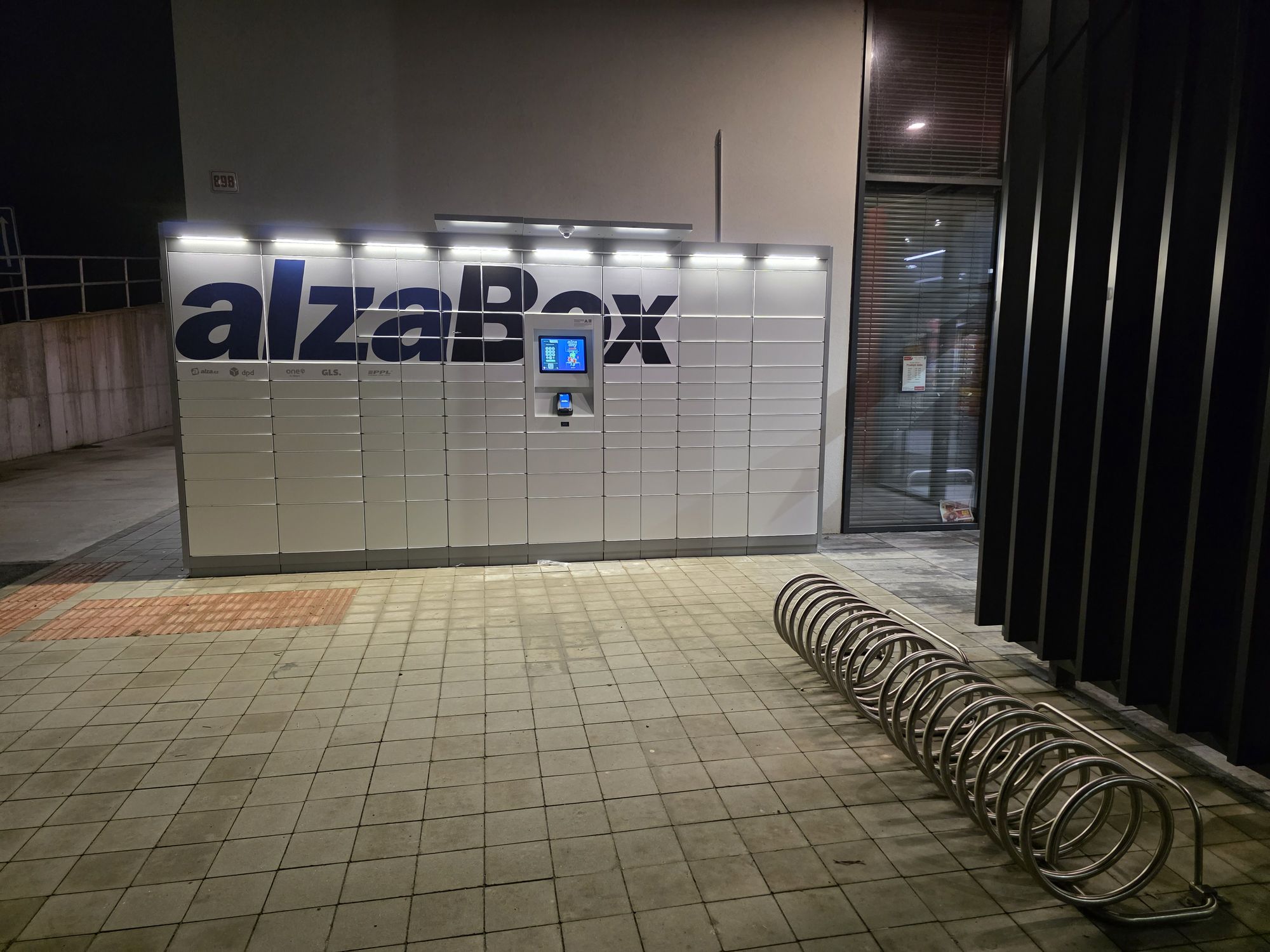 AlzaBox
