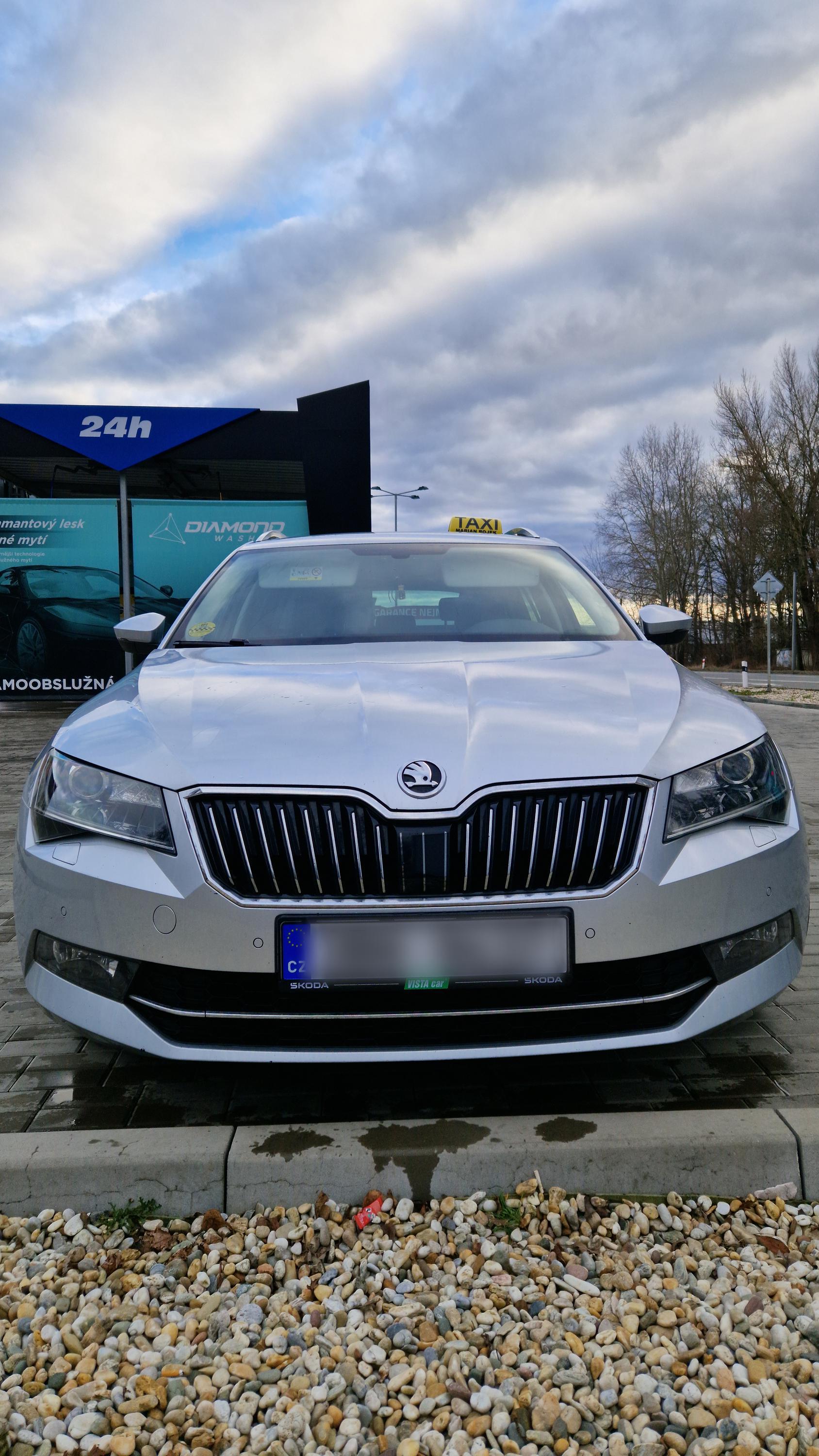 R Taxi Dubňany foto 3