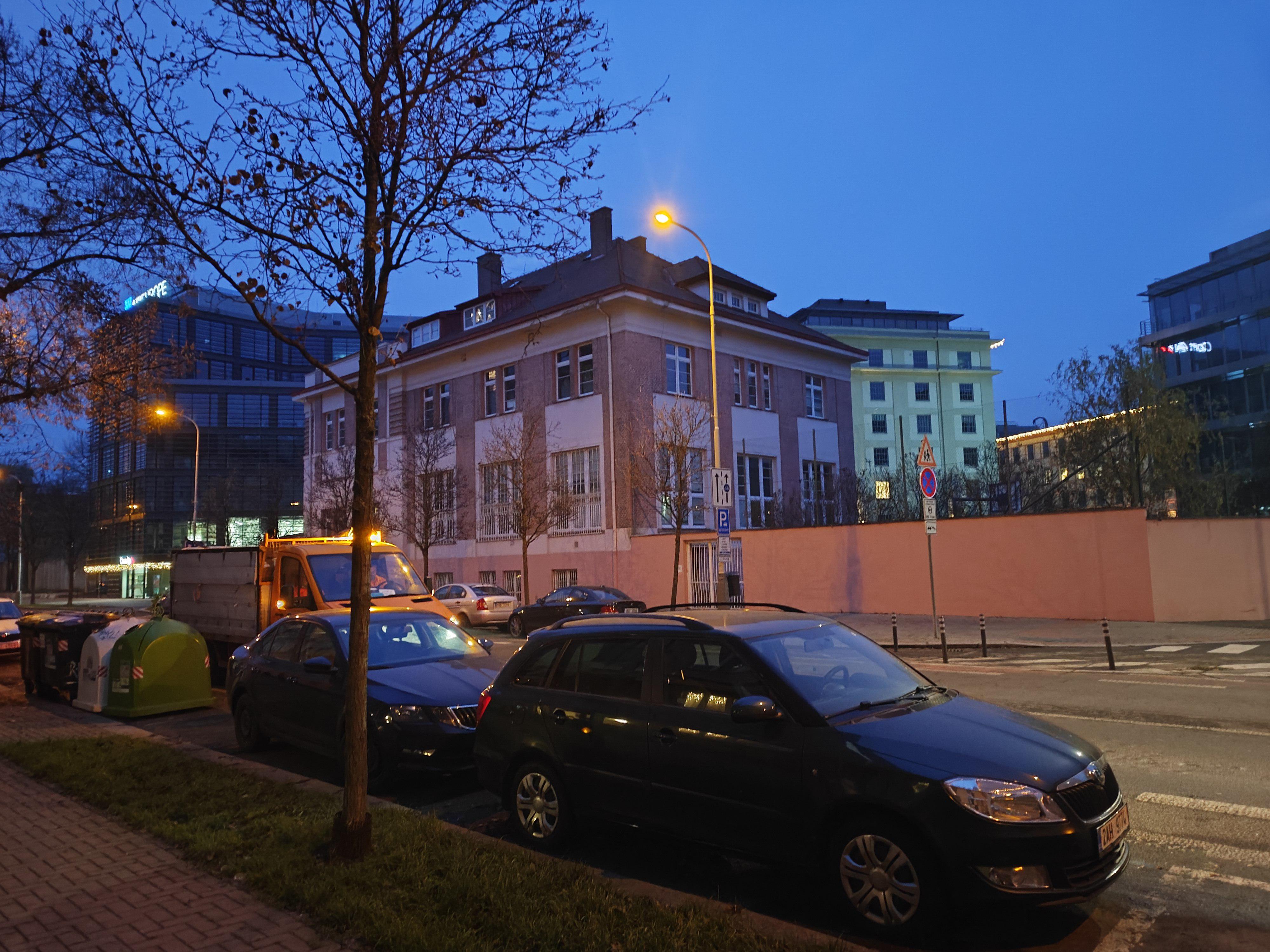 ZŠ Praha 7, U Uranie foto 2