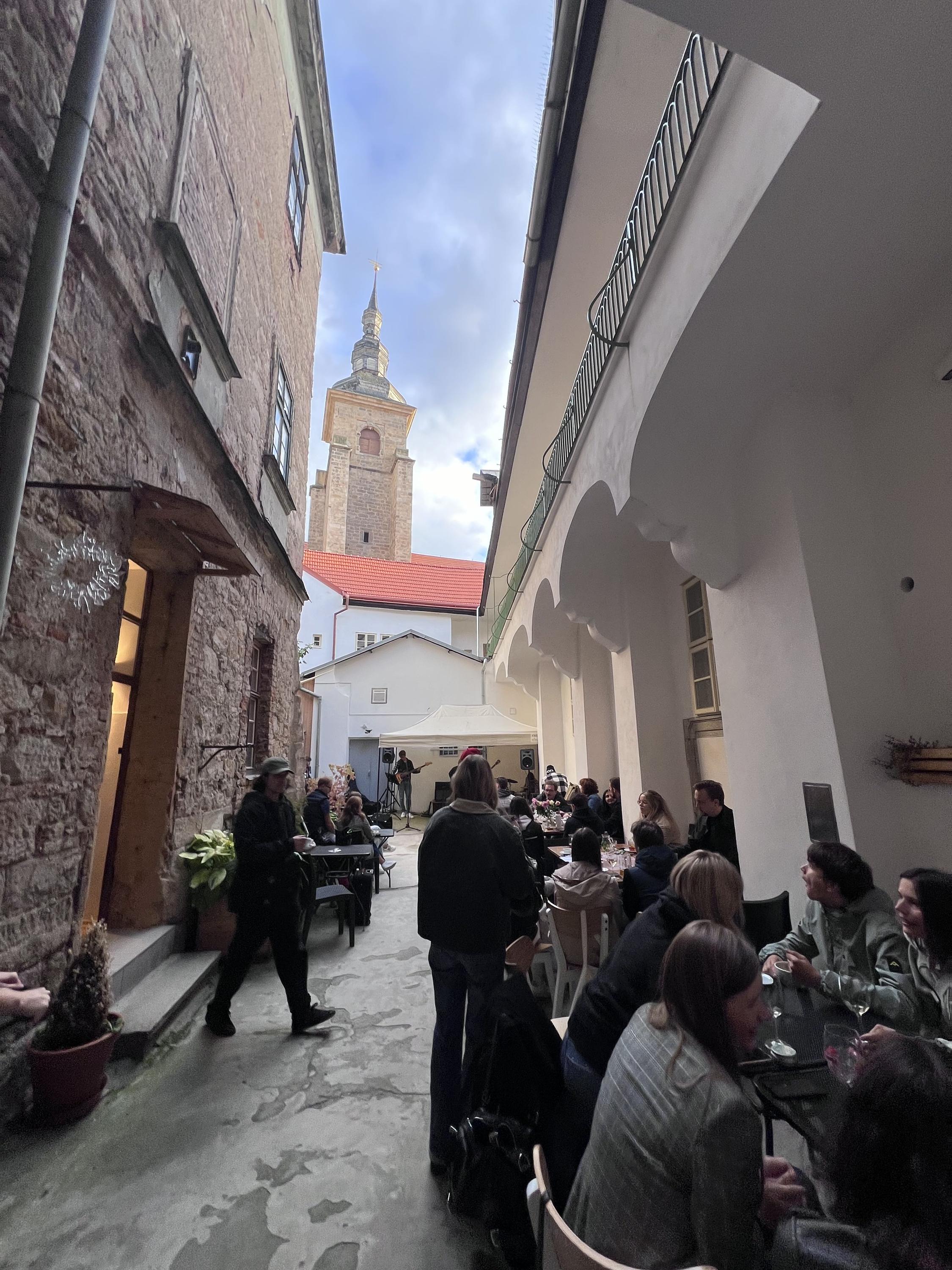 Schovaná kavárna foto 4