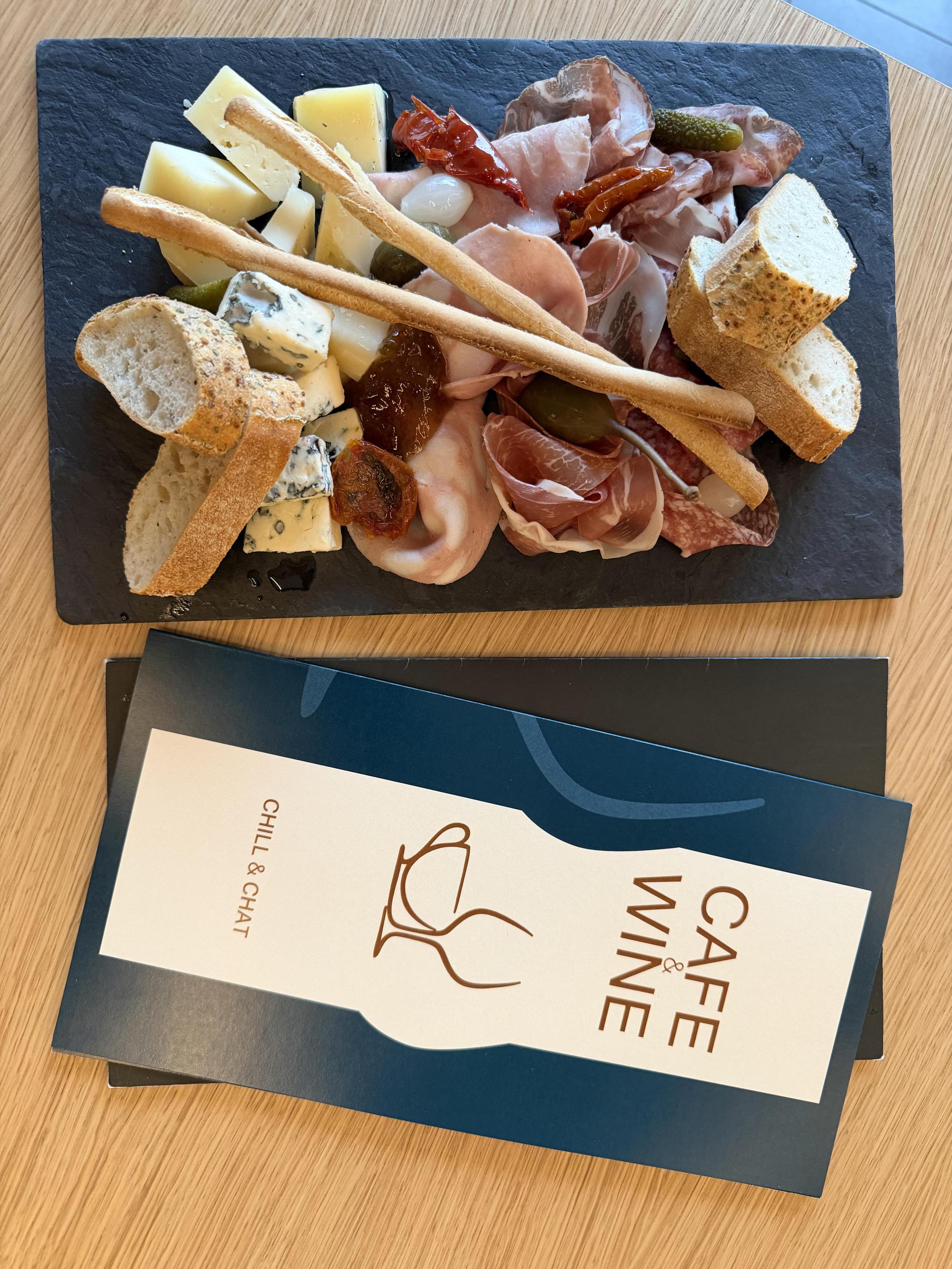 CAFE & WINE foto 4