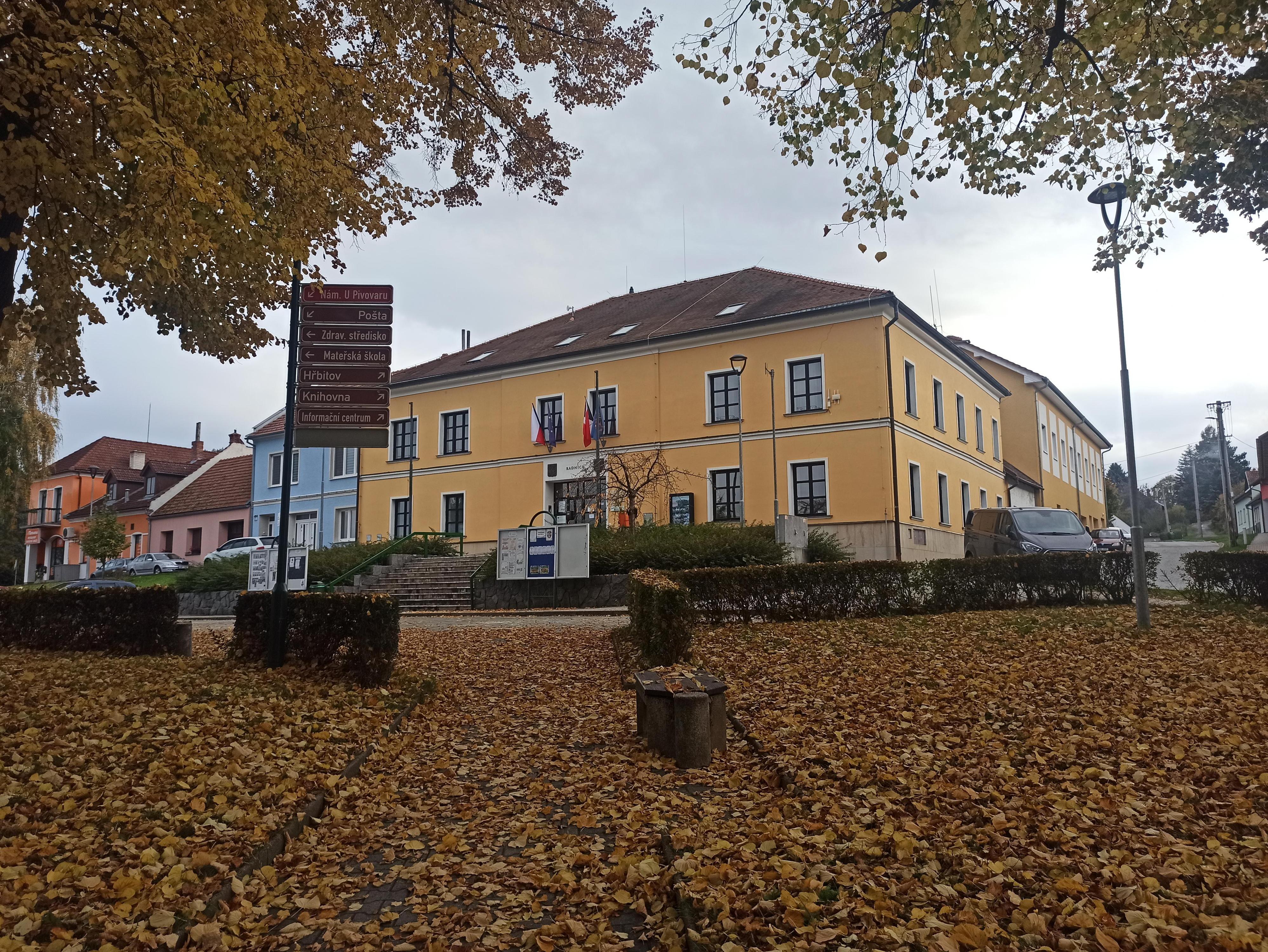 Černá Hora - úřad městyse foto 5