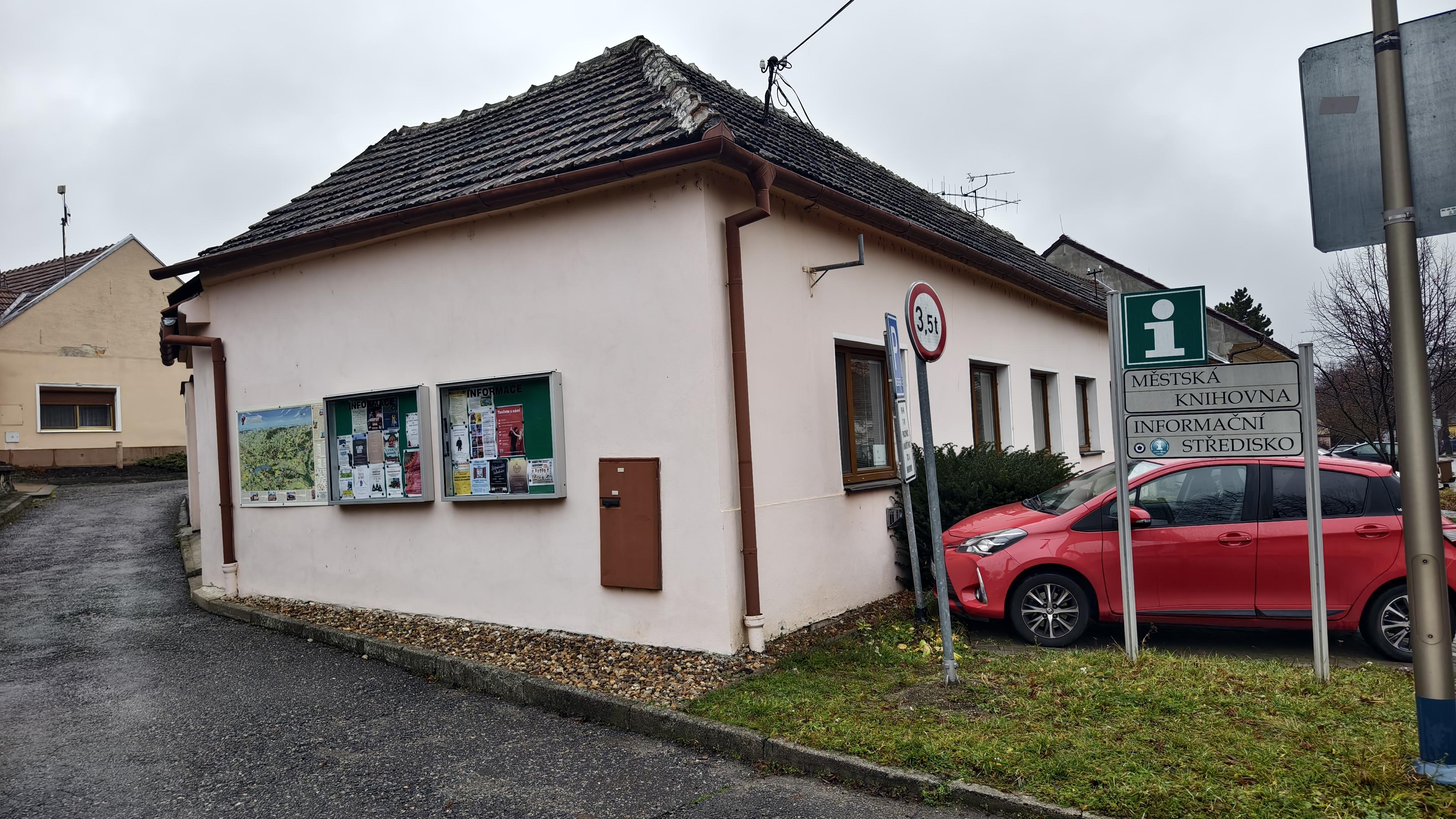 Městská knihovna Velké Pavlovice foto 4