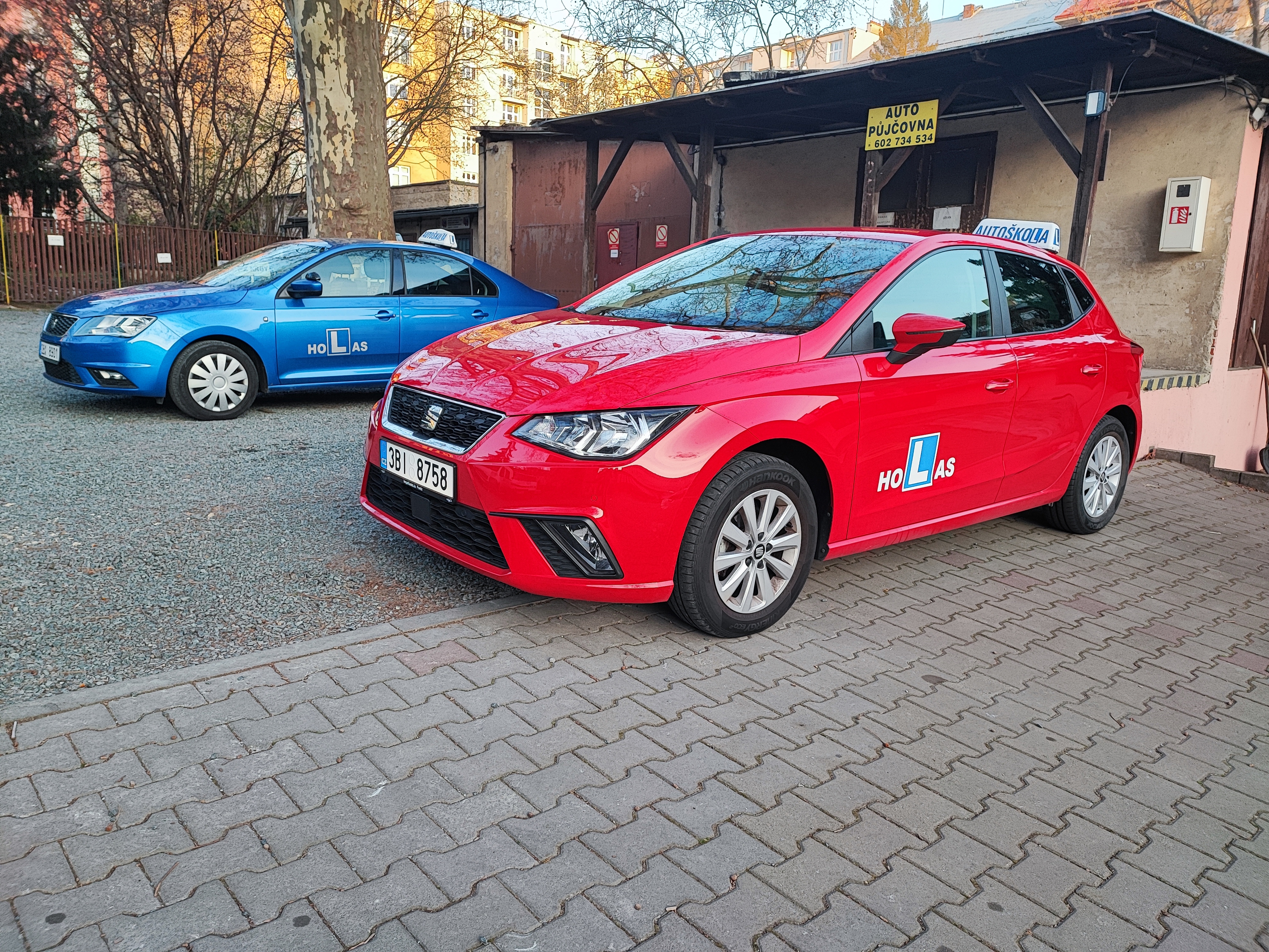 Holas - autoškola a autopůjčovna foto 4