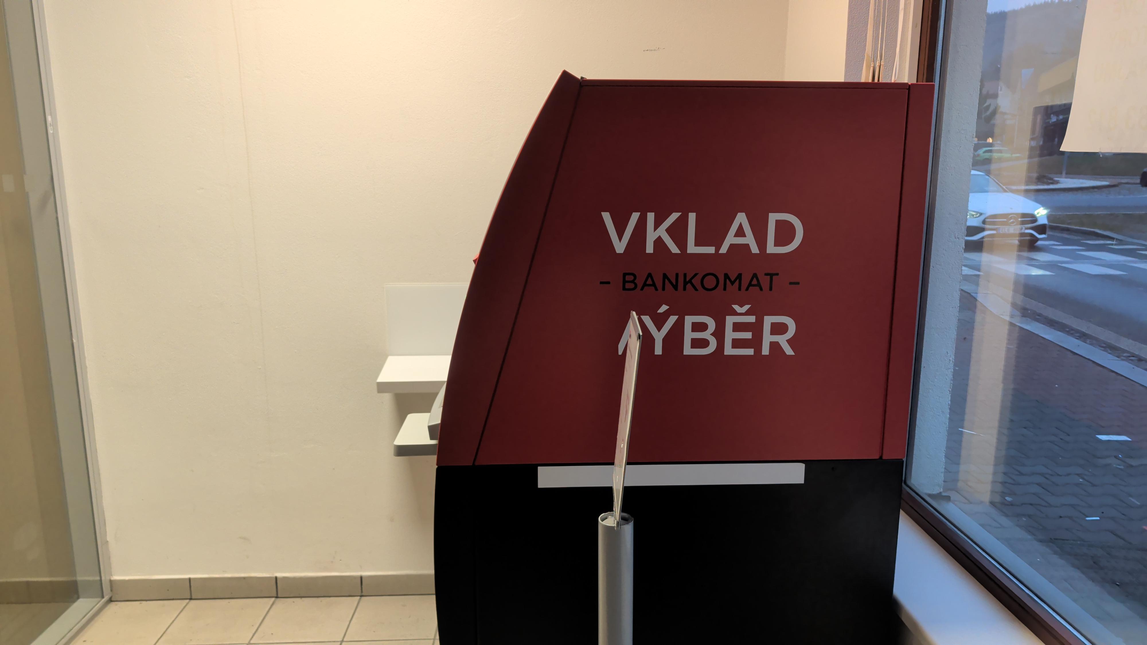 Bankomat Komerční banky foto 2