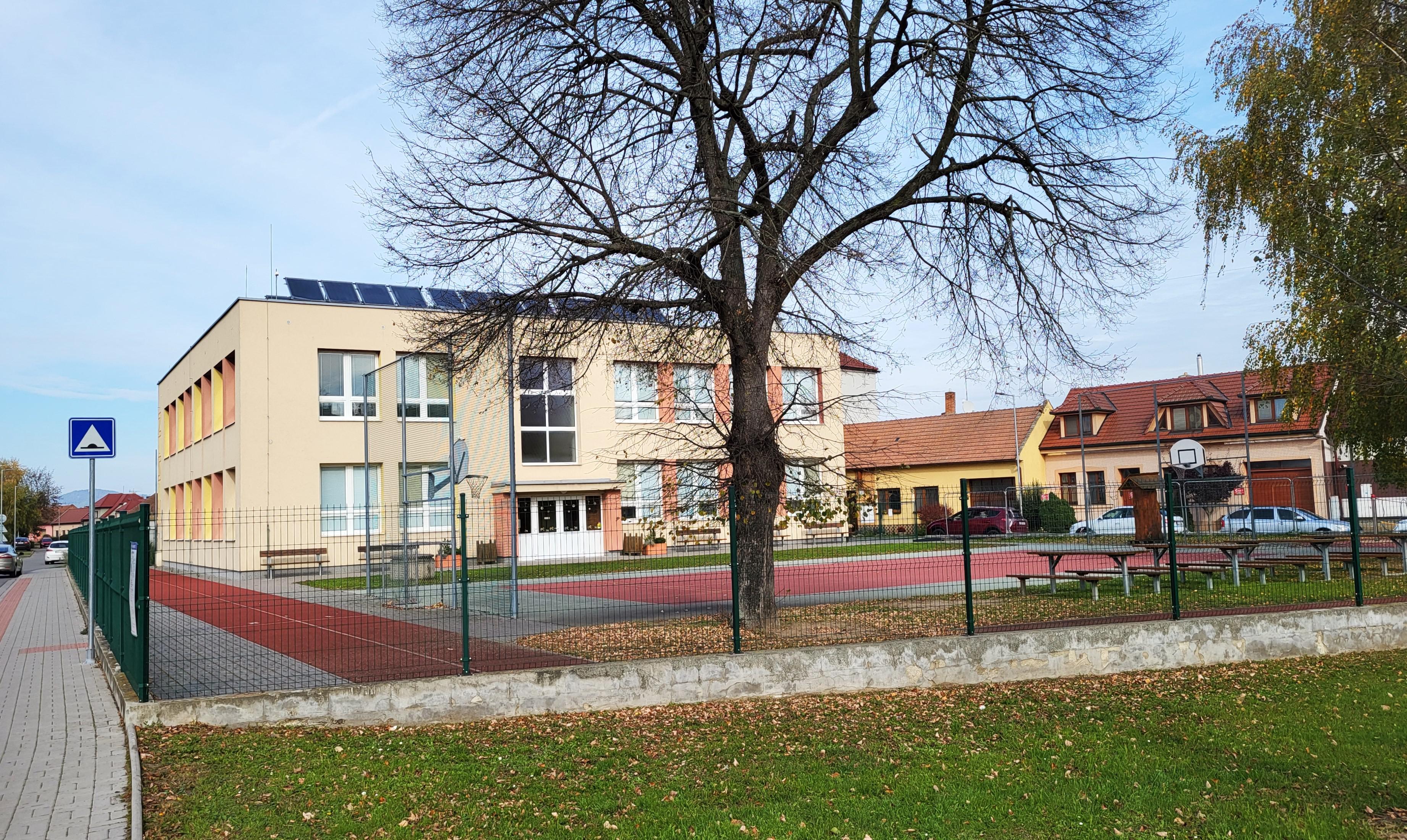 Základní škola Nedakonice, okr. Uherské Hradiště foto 4
