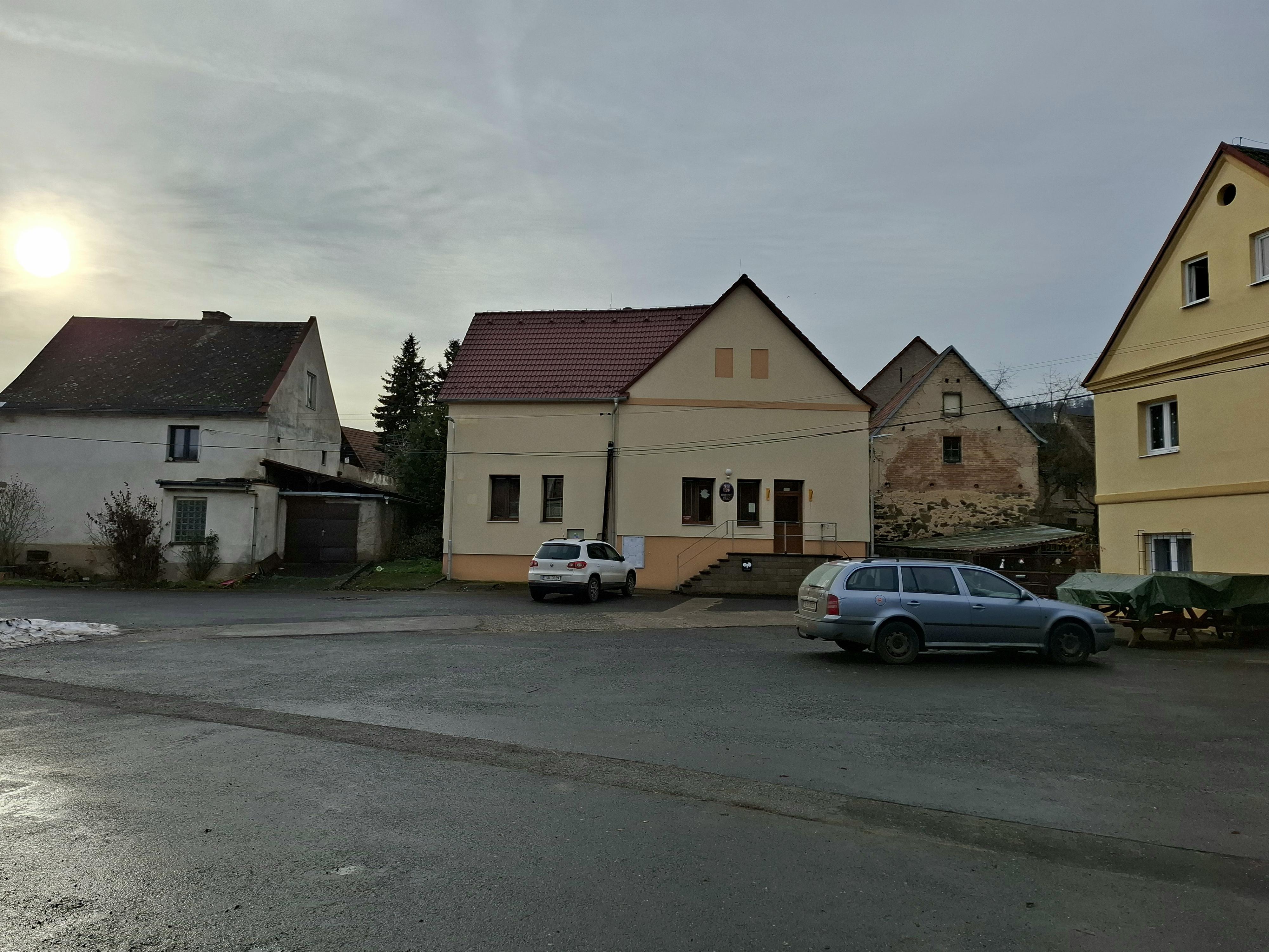 Chudoslavice - obecní úřad foto 4