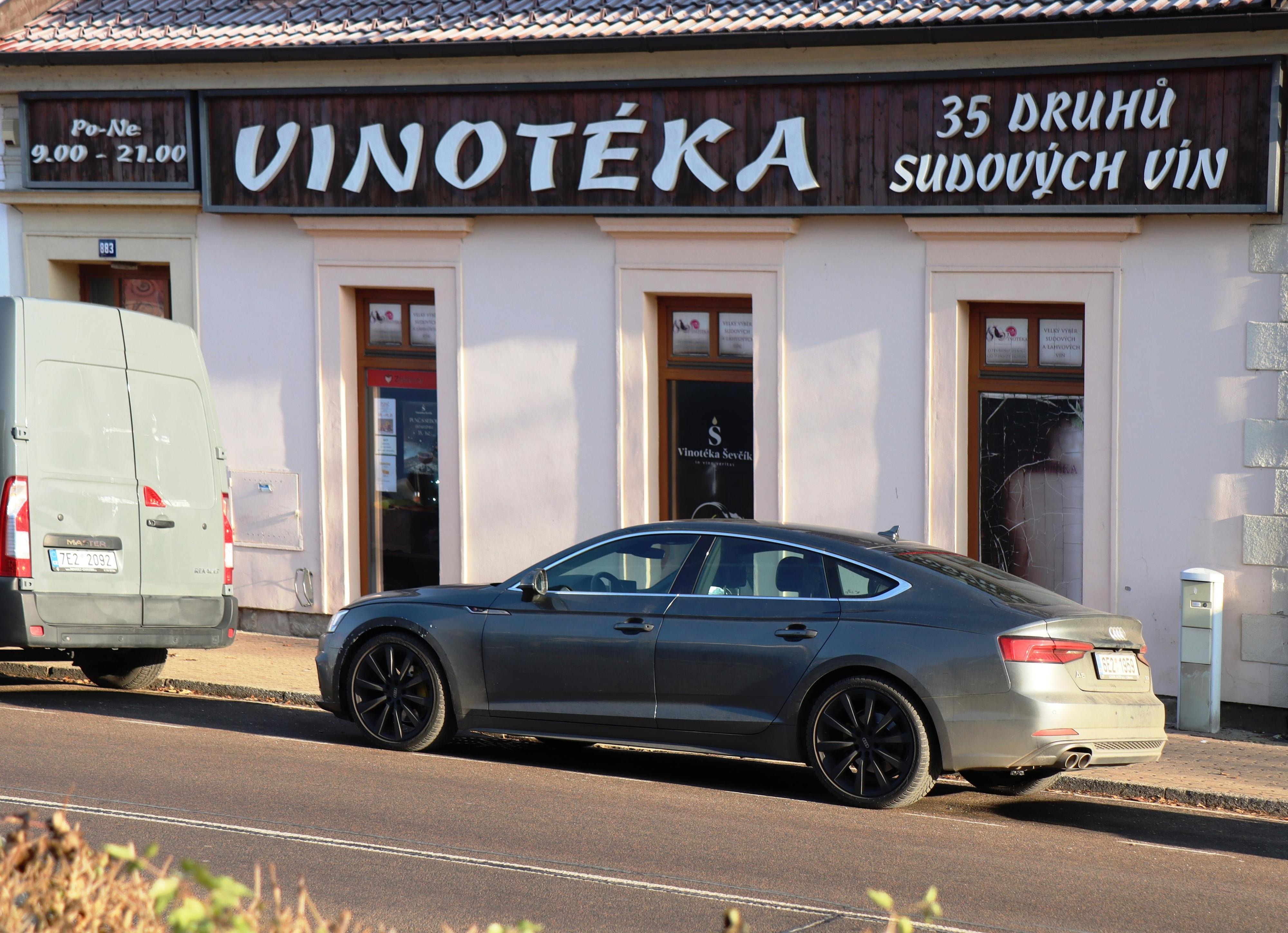 Vinotéka Slatiňany foto 3