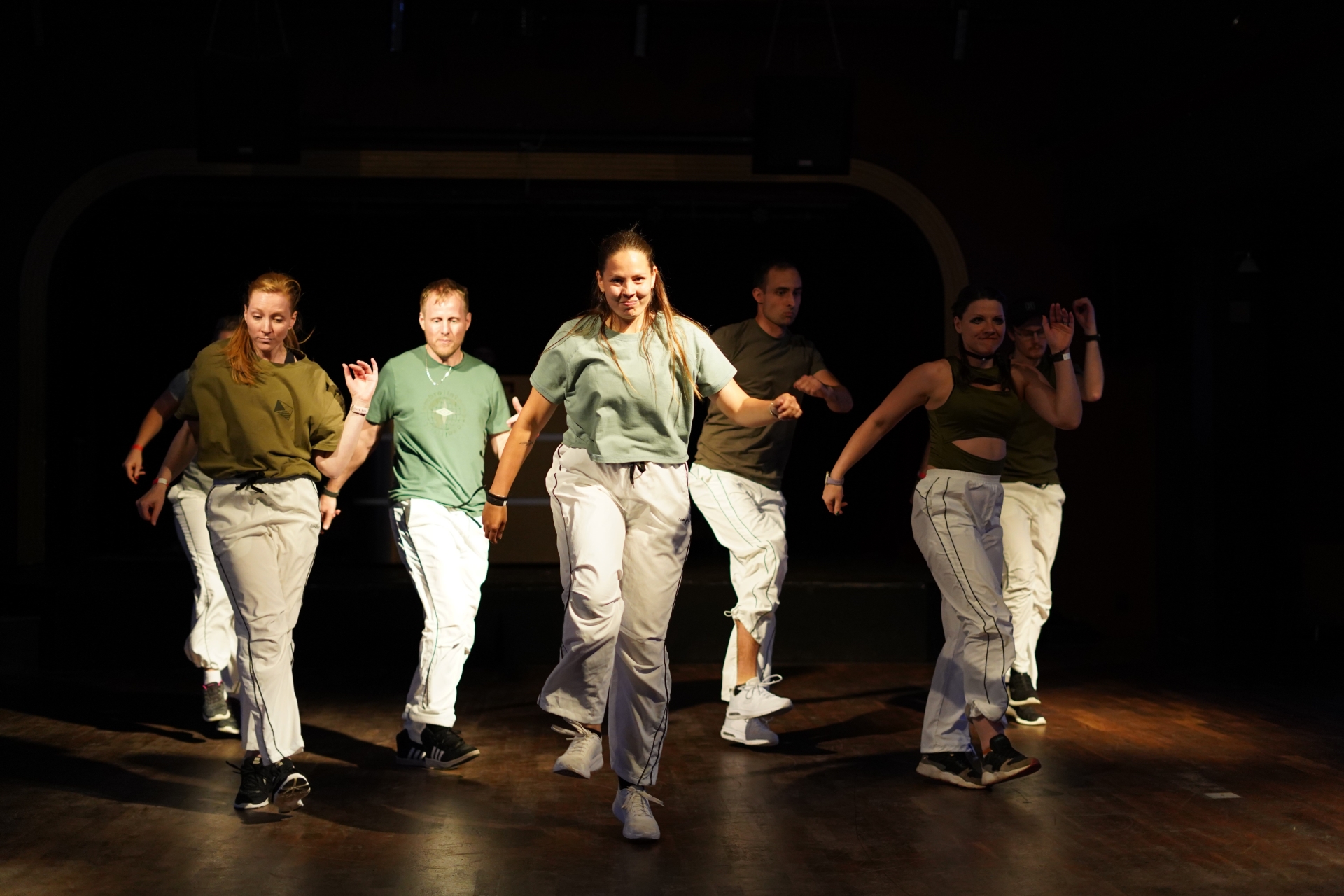 Shuffle dance pro začátečníky